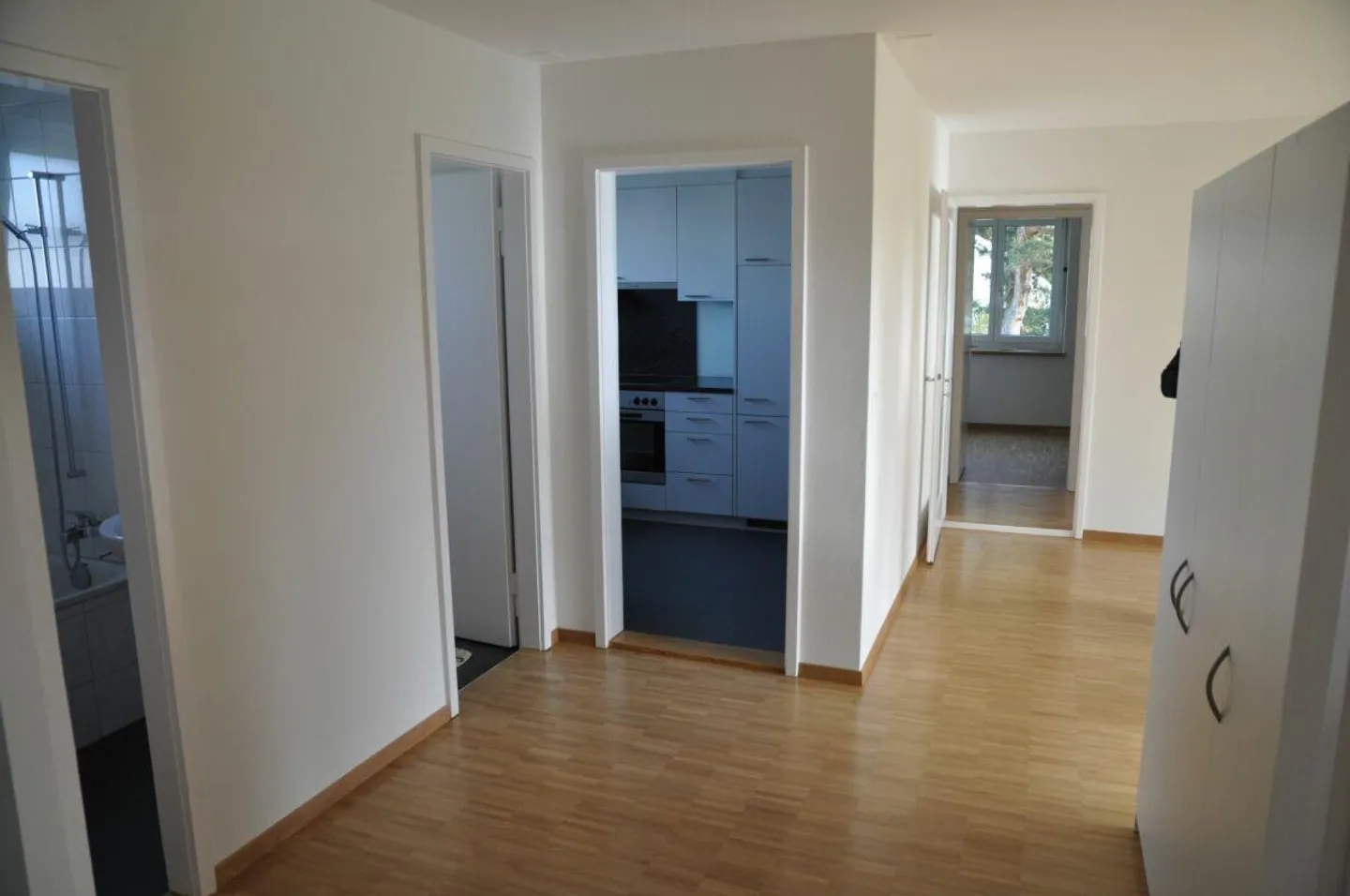 Lichtdurchflutete 5 Zimmer Wohnung in Familienquartier - Photo 4 sur 14