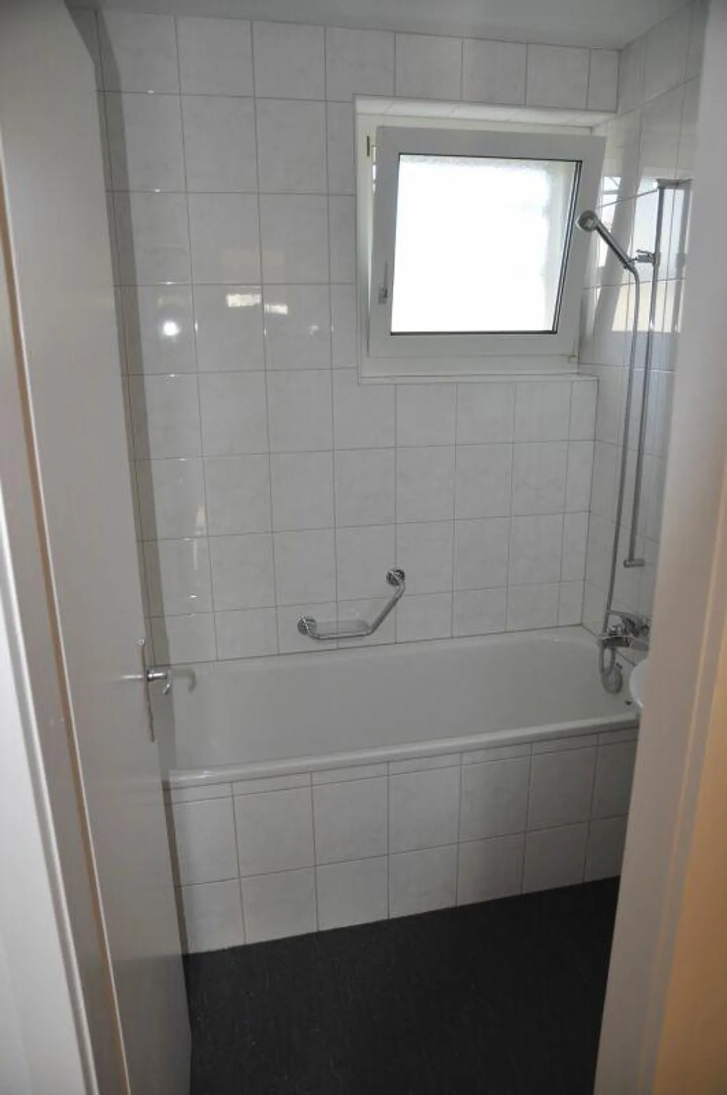 Lichtdurchflutete 5 Zimmer Wohnung in Familienquartier - Photo 5 sur 14