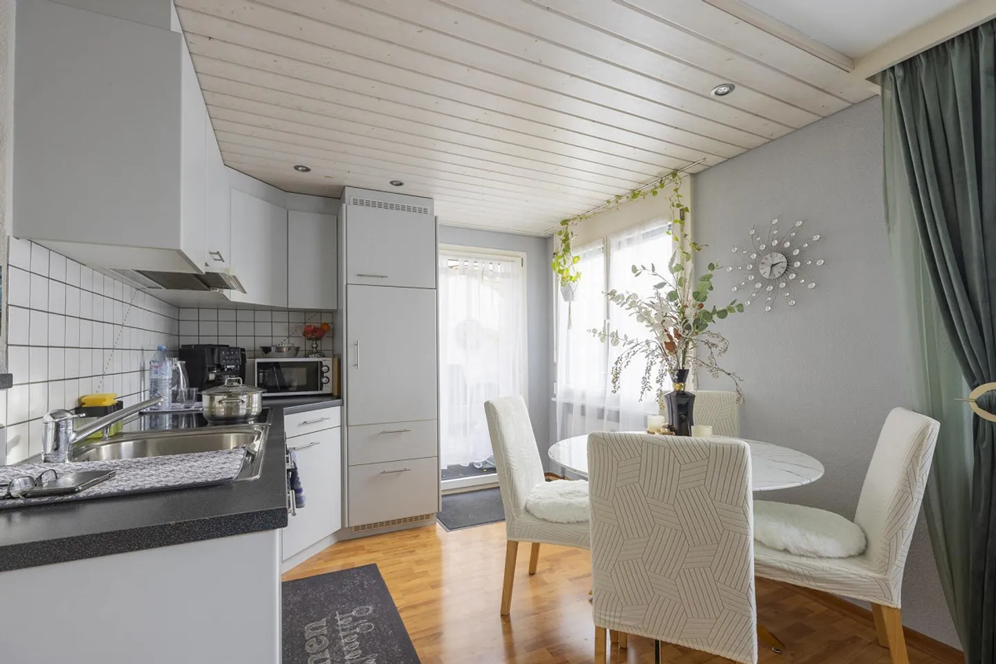 Compact, cozy, ready to move in 2.5 rooms with balcony in Egnach - Photo 5 of 10