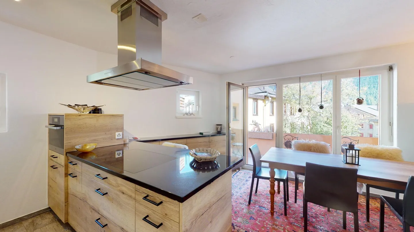 Charming Apartment with Mountain View - Photo 5 of 27