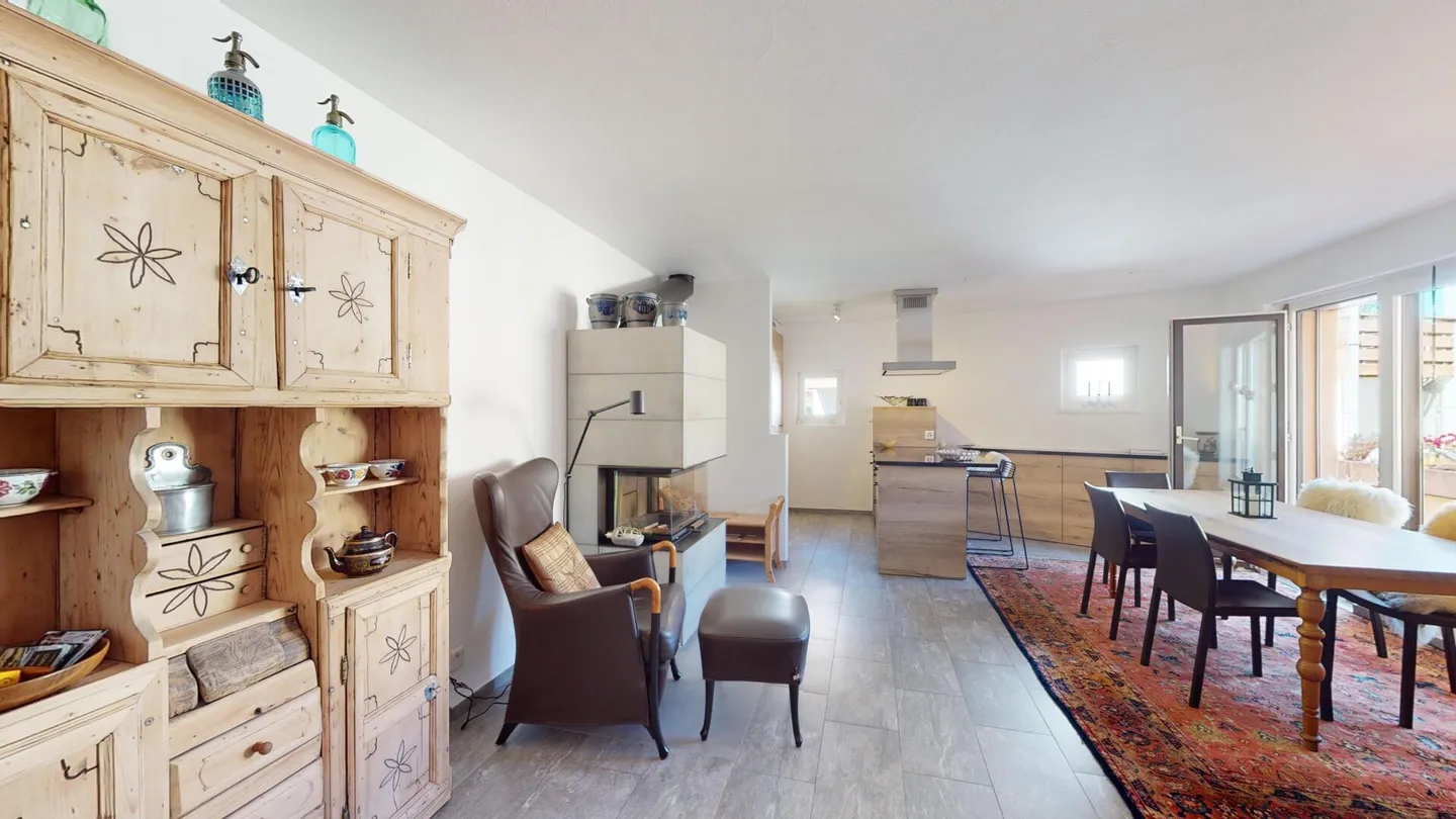 Charming Apartment with Mountain View - Photo 8 of 27