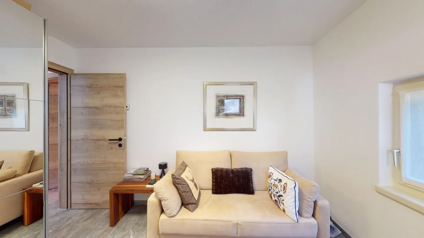 Charming Apartment with Mountain View - Photo 15 of 27