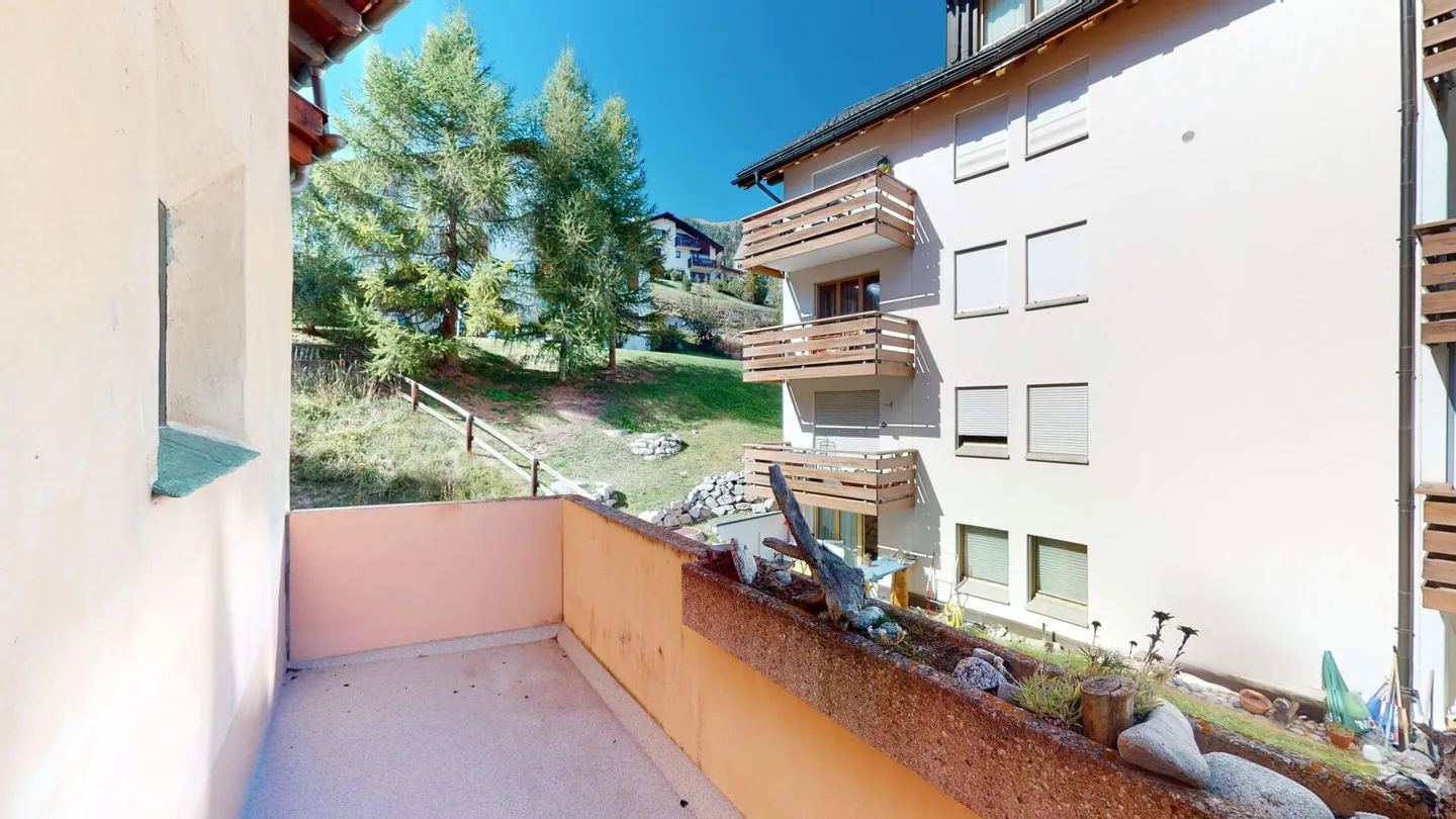 Charming Apartment with Mountain View - Photo 23 of 27