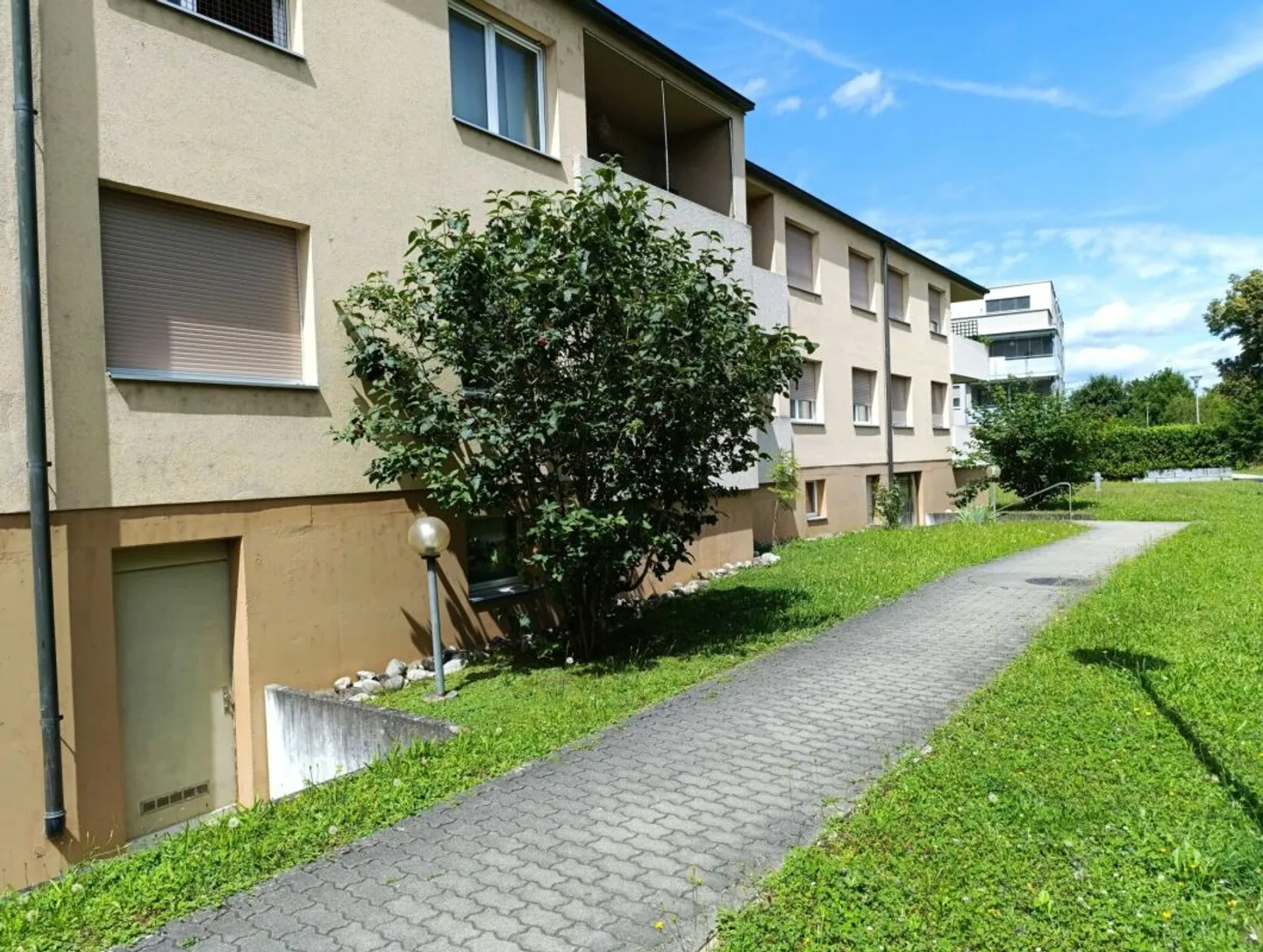 Your Place to Flourish! 4.5-Room Apartment with Fireplace & Playground - Photo 2 of 16