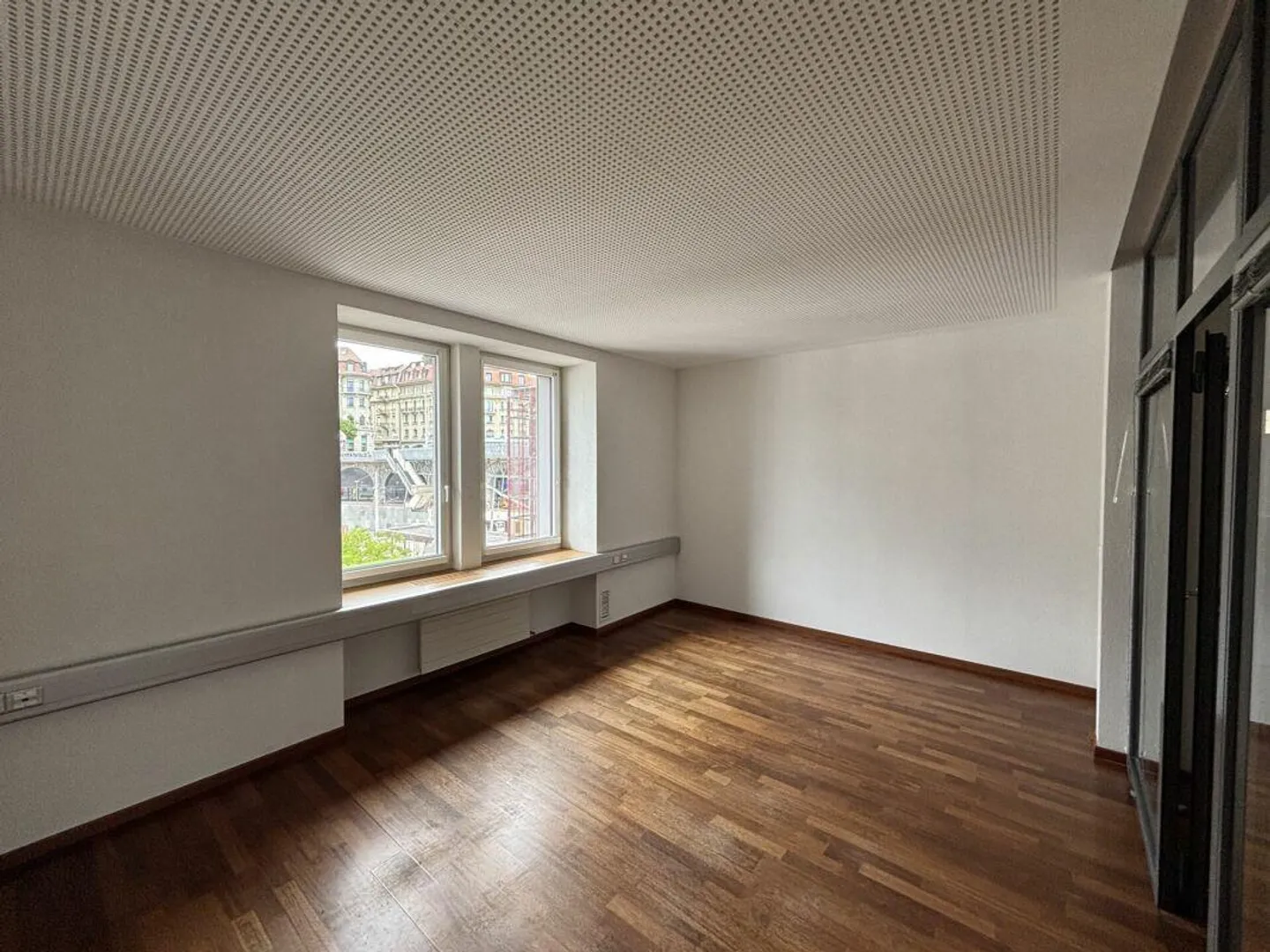 208 m2 Office in the Heart of Lausanne - Photo 5 of 9
