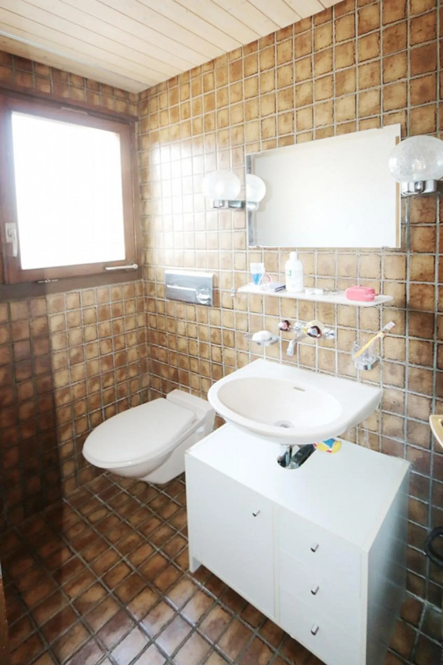 Affascinante casa bifamiliare con architettura a livelli sfalsati in una posizione soleggiata - Foto 17 di 20