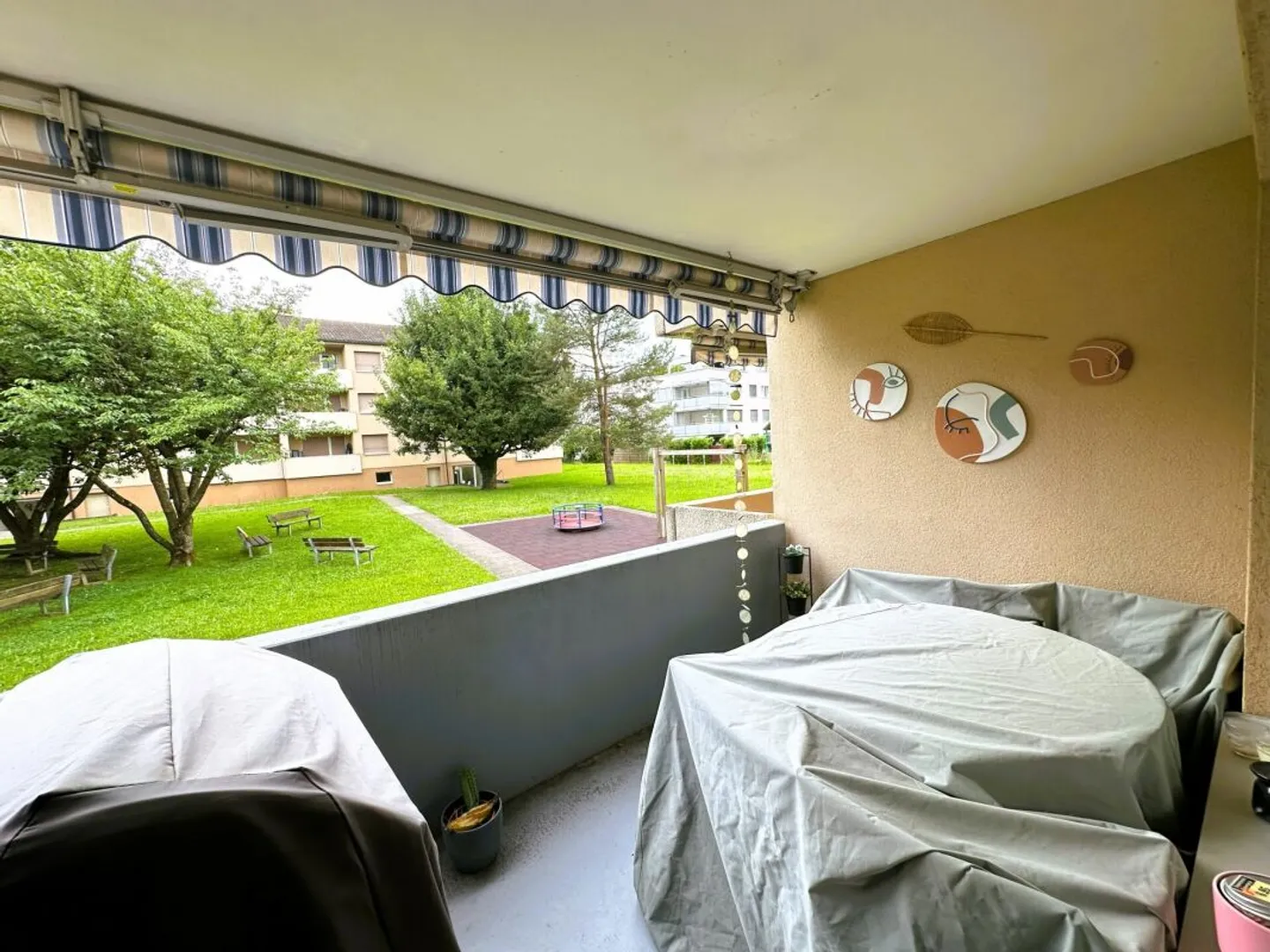 Your Place to Flourish! 4.5-Room Apartment with Fireplace & Playground - Photo 6 of 16