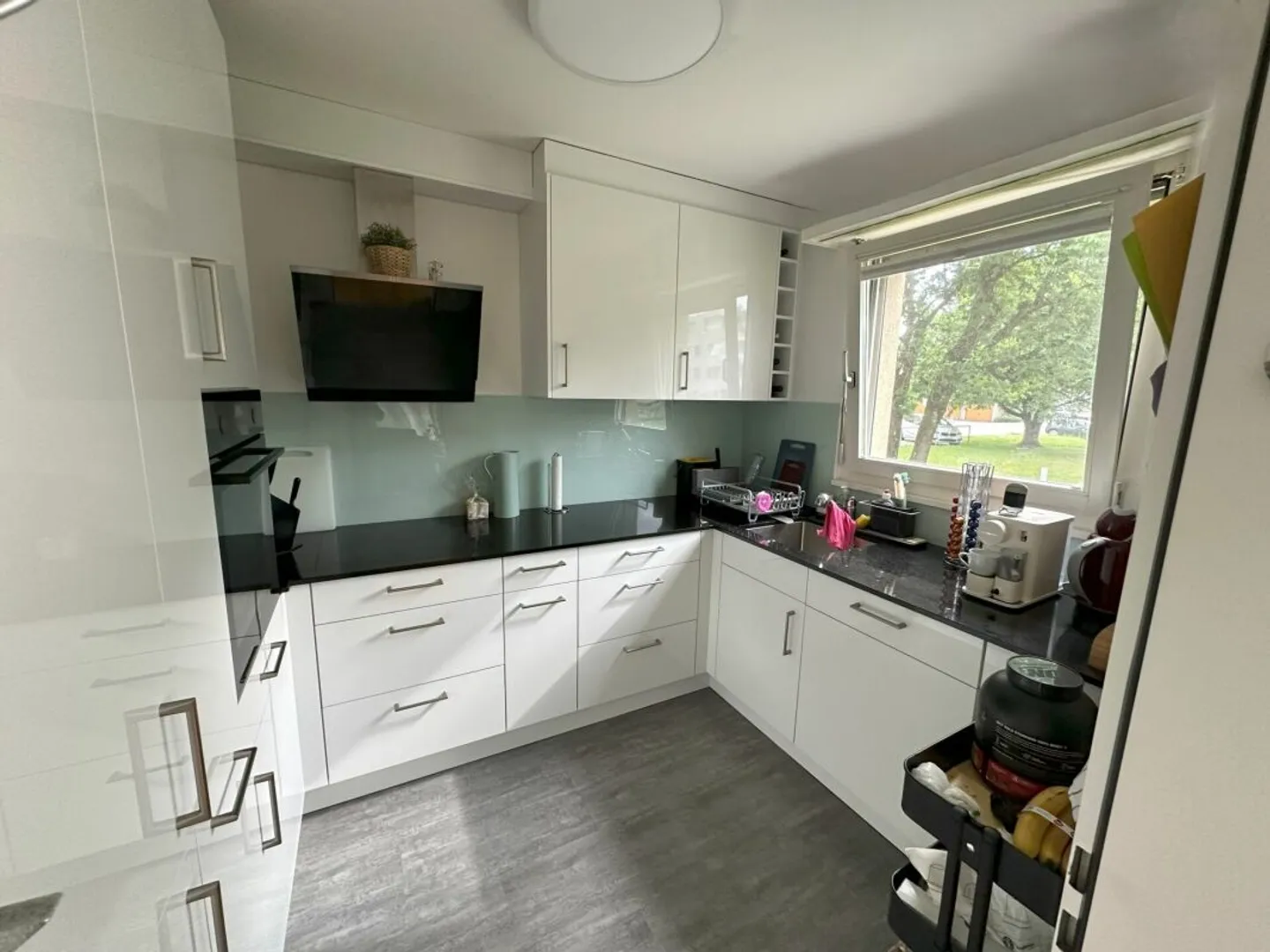 Your Place to Flourish! 4.5-Room Apartment with Fireplace & Playground - Photo 7 of 16