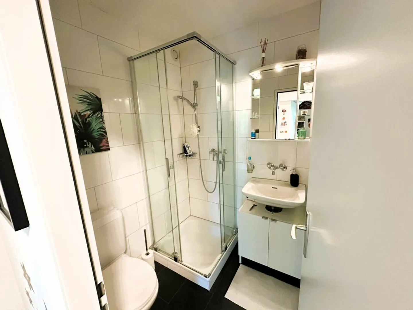 Your Place to Flourish! 4.5-Room Apartment with Fireplace & Playground - Photo 8 of 16