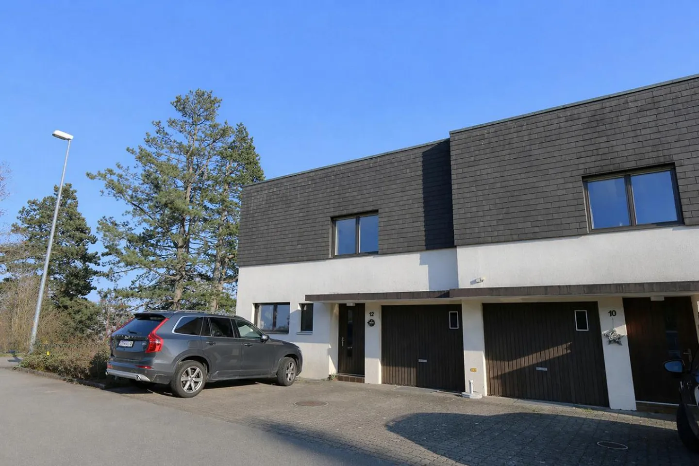 Affascinante casa bifamiliare con architettura a livelli sfalsati in una posizione soleggiata - Foto 19 di 20