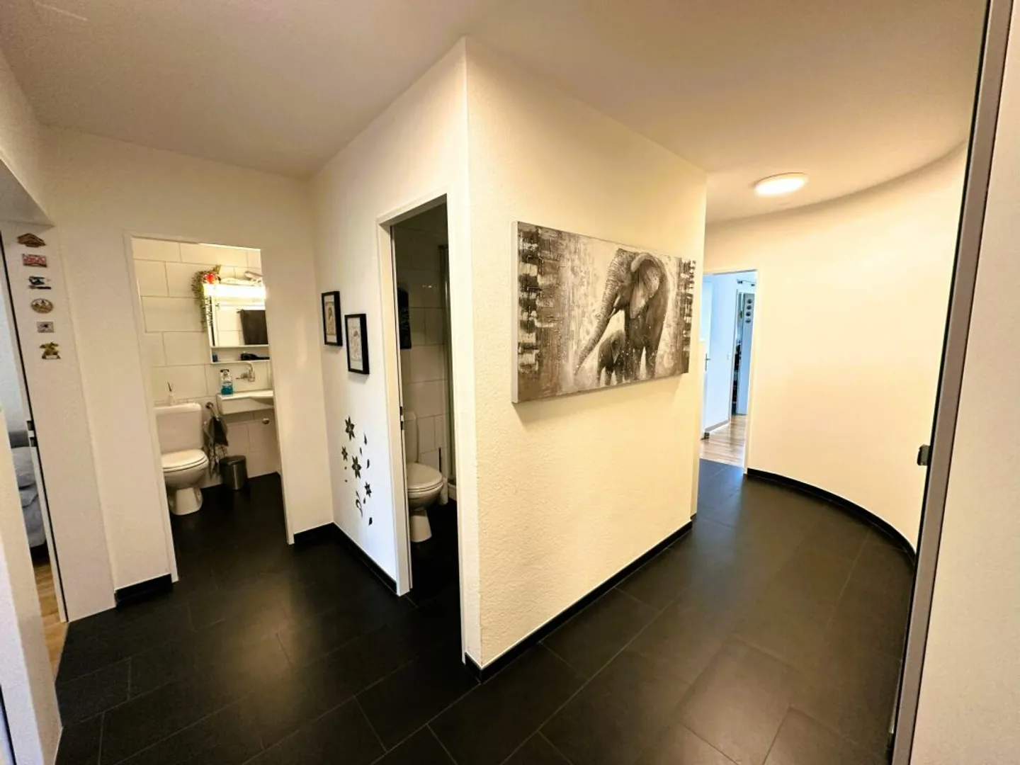 Your Place to Flourish! 4.5-Room Apartment with Fireplace & Playground - Photo 10 of 16