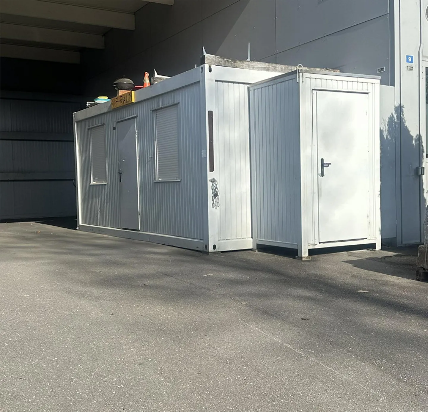 Gewerberäumlichkeit mit Außenbereich - Foto 2 von 2