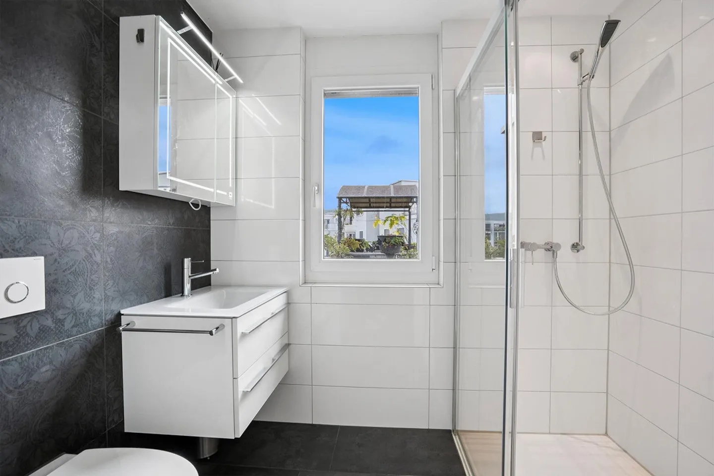 «Moderne 4.5-Zimmer-Attika mit Terrassen in Weiach» - Foto 7 von 13