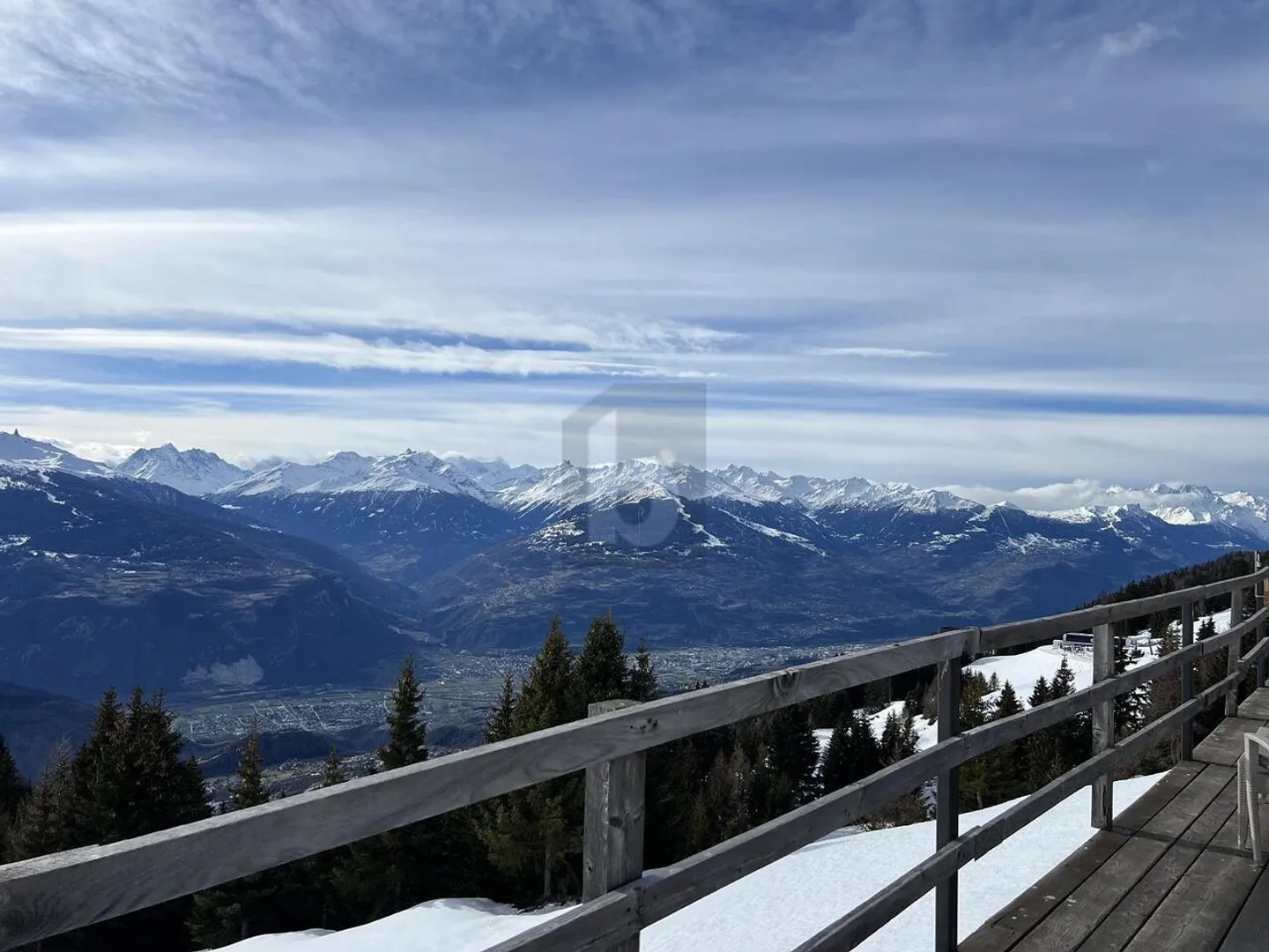 MAGNIFICENT MOUNTAIN RESTAURANT WITH ROOMS - Photo 2 of 4