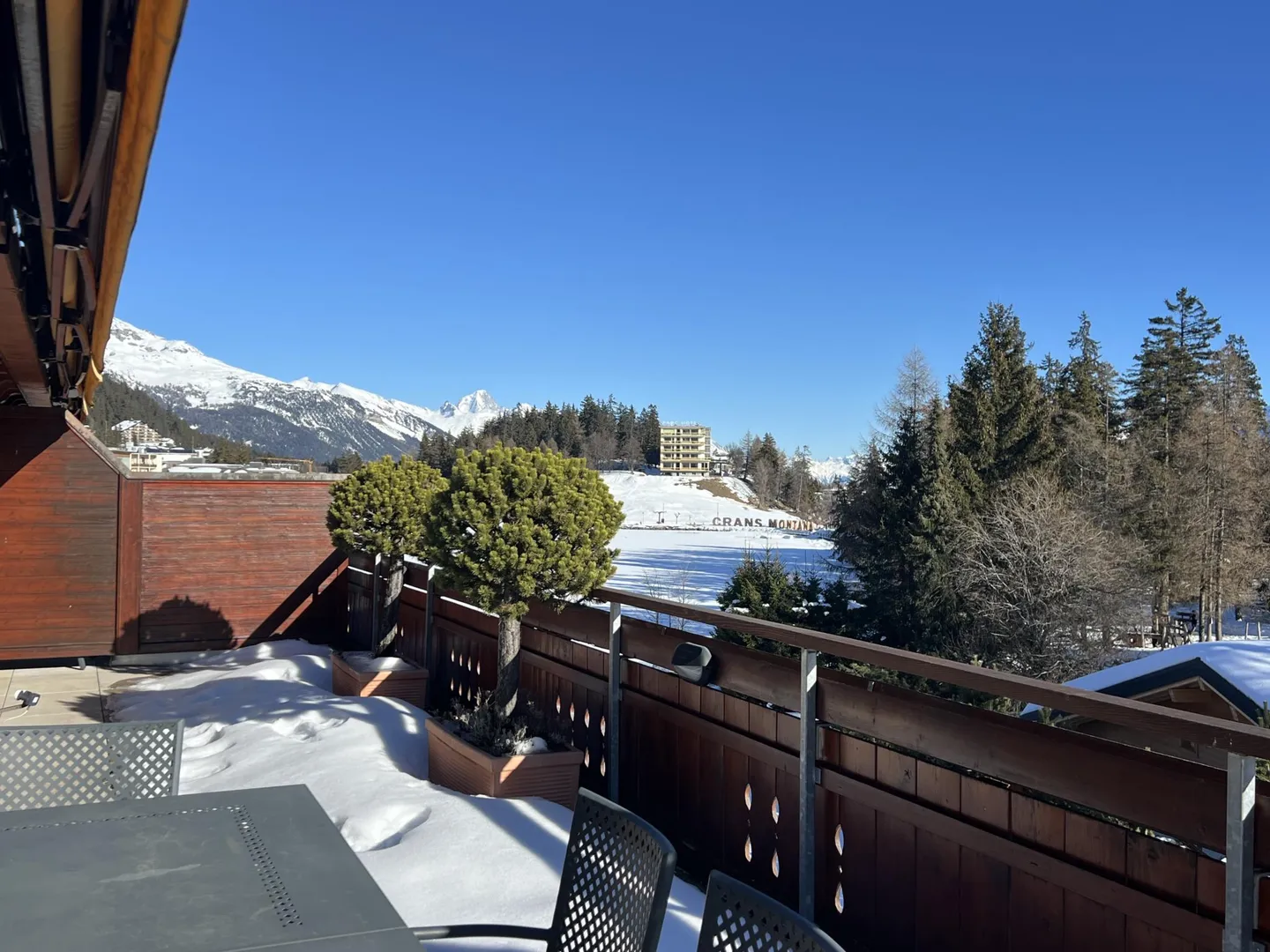 Raro: Elegante Attico-Duplex di alto livello nel cuore di Crans-Montana - Foto 2 di 33