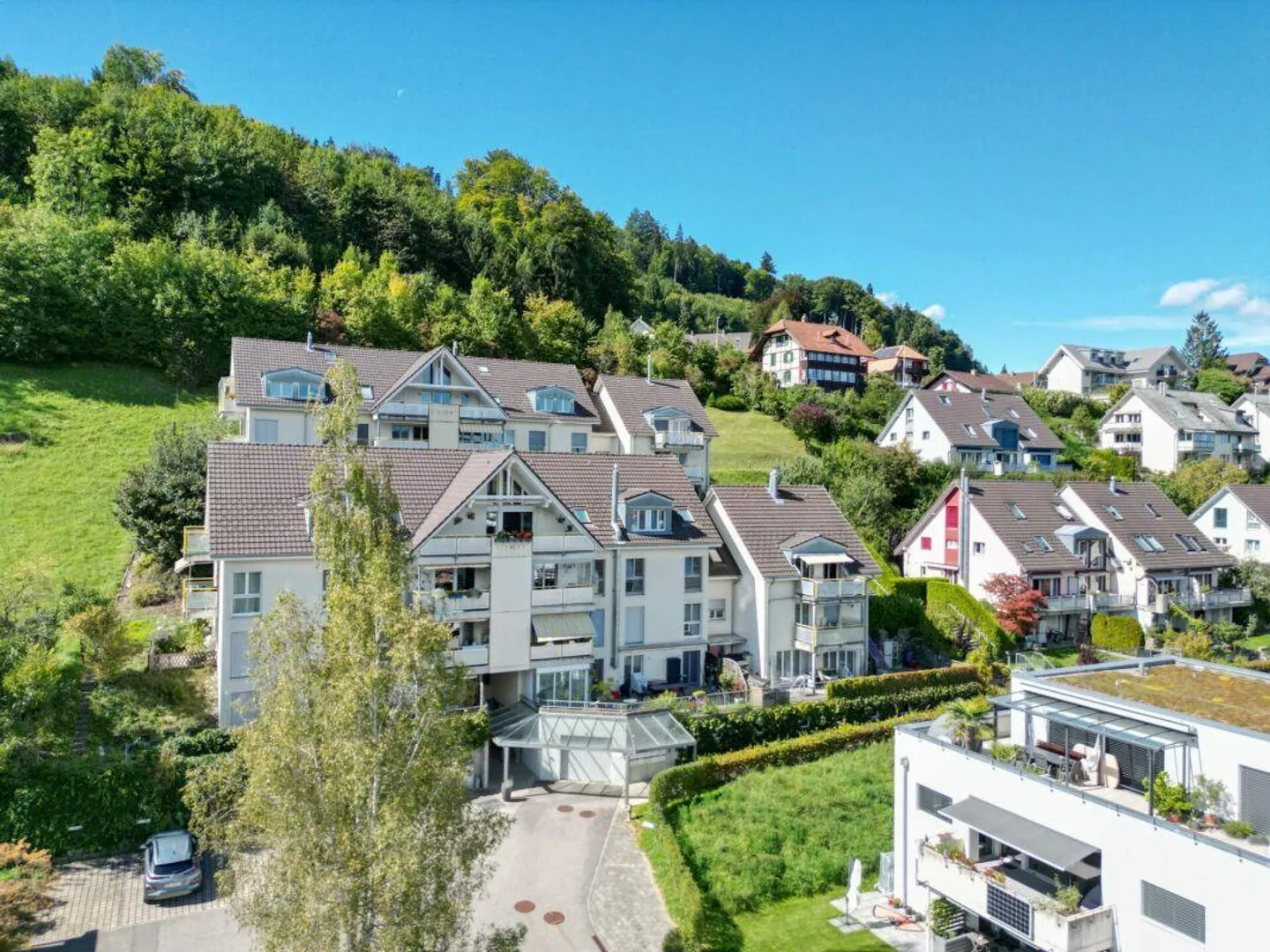 Well-maintained 4.5 room apartment with a wide view - Photo 1 of 12