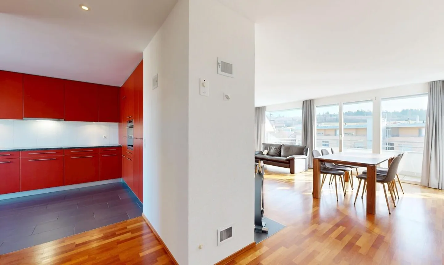 Appartement lumineux avec double salle de bains - Photo 4 sur 11