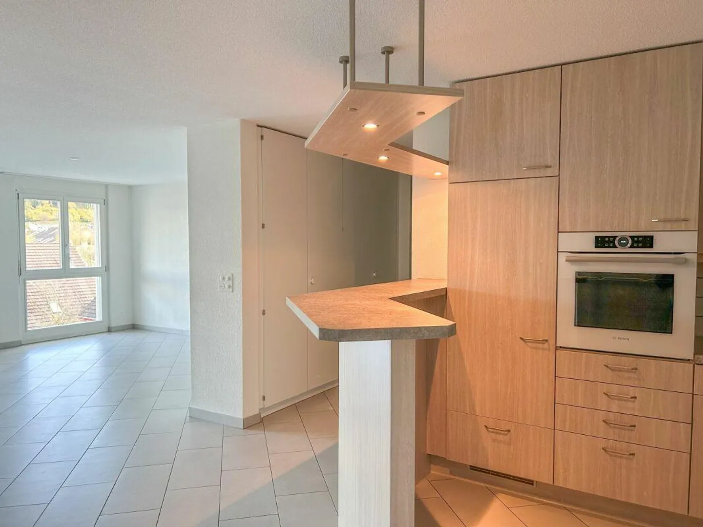 Well-maintained 4.5 room apartment with a wide view - Photo 5 of 12