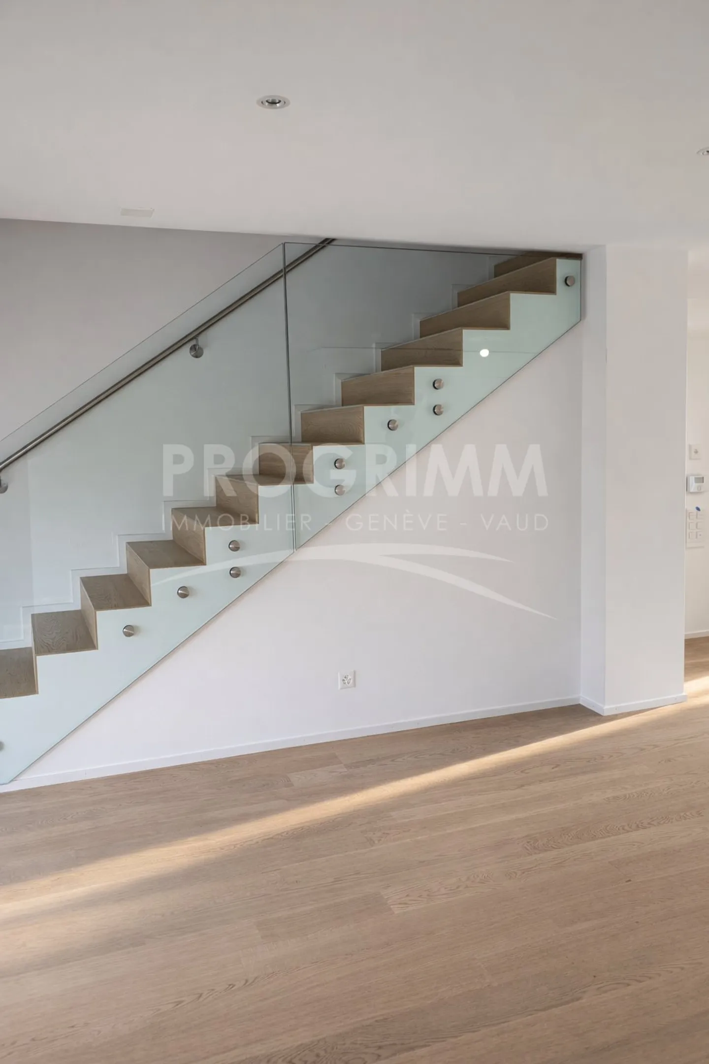 New Villa with Lake View - Photo 2 of 2