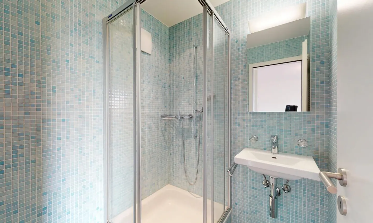 Appartement lumineux avec double salle de bains - Photo 9 sur 11