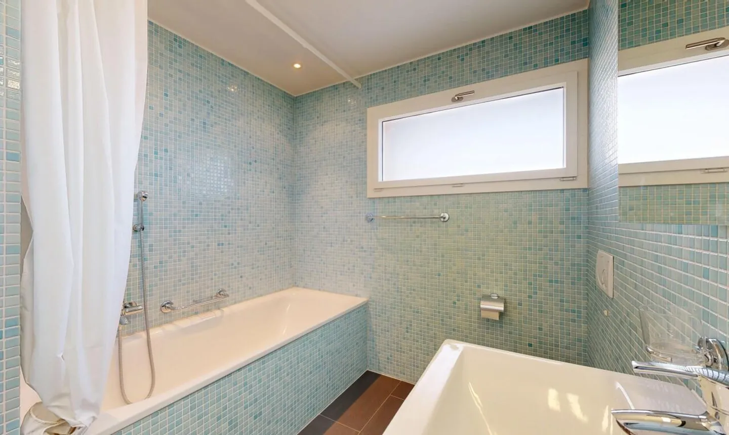 Appartement lumineux avec double salle de bains - Photo 10 sur 11