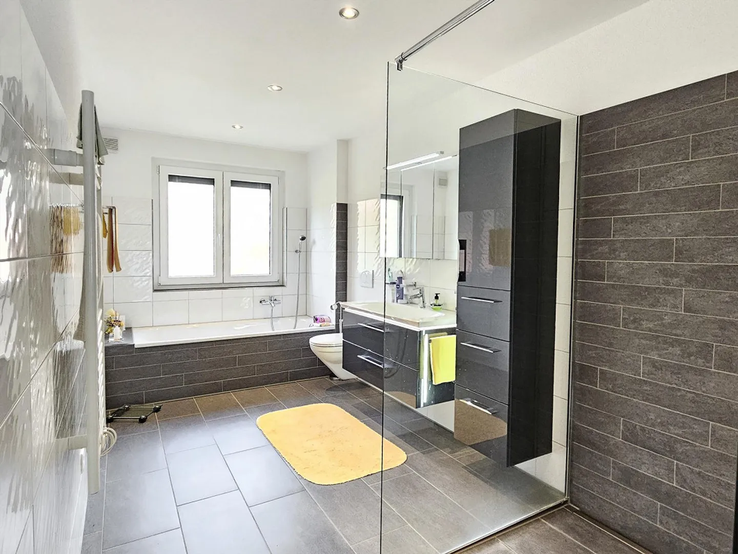 Modern and spacious 3.5-room apartment - Photo 14 of 23