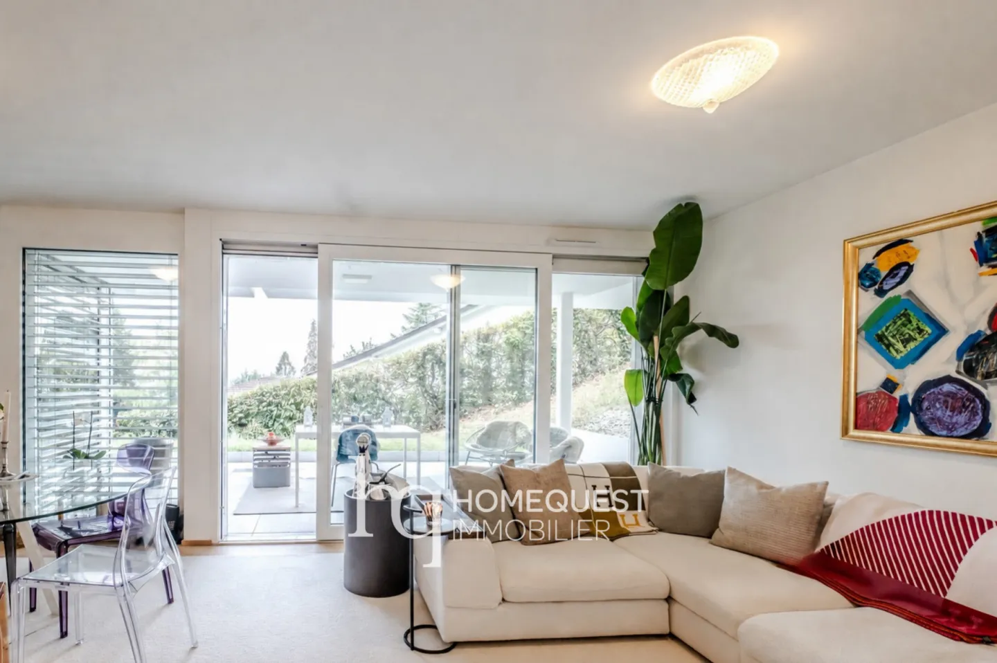 Appartement moderne avec terrasse - Photo 3 sur 10