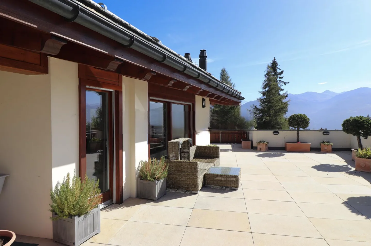 Raro: Elegante Attico-Duplex di alto livello nel cuore di Crans-Montana - Foto 27 di 33
