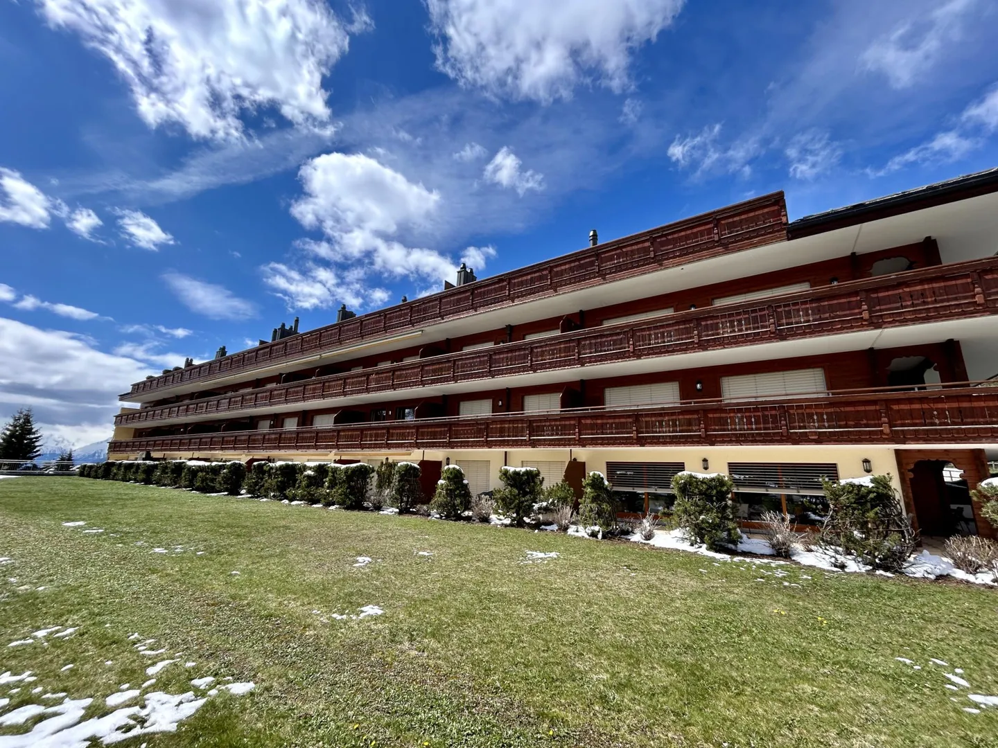 Raro: Elegante Attico-Duplex di alto livello nel cuore di Crans-Montana - Foto 31 di 33