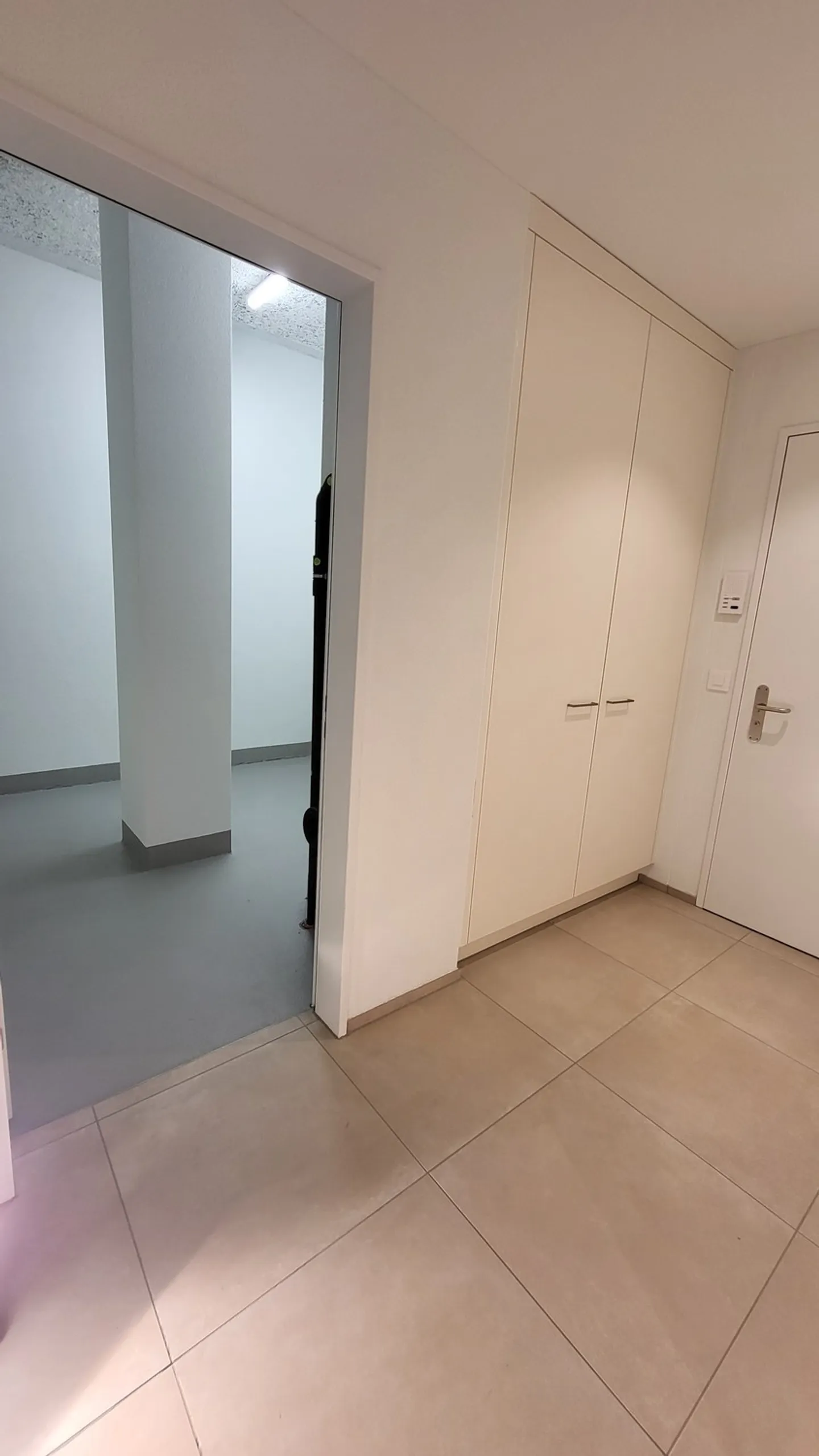 In the Heart of Zurich - 2.5 Room Apartment in a New Building - Photo 7 of 8