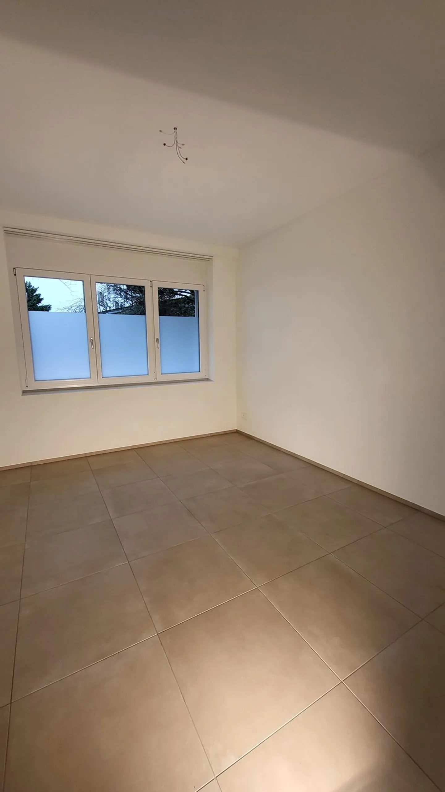 In the Heart of Zurich - 2.5 Room Apartment in a New Building - Photo 6 of 8