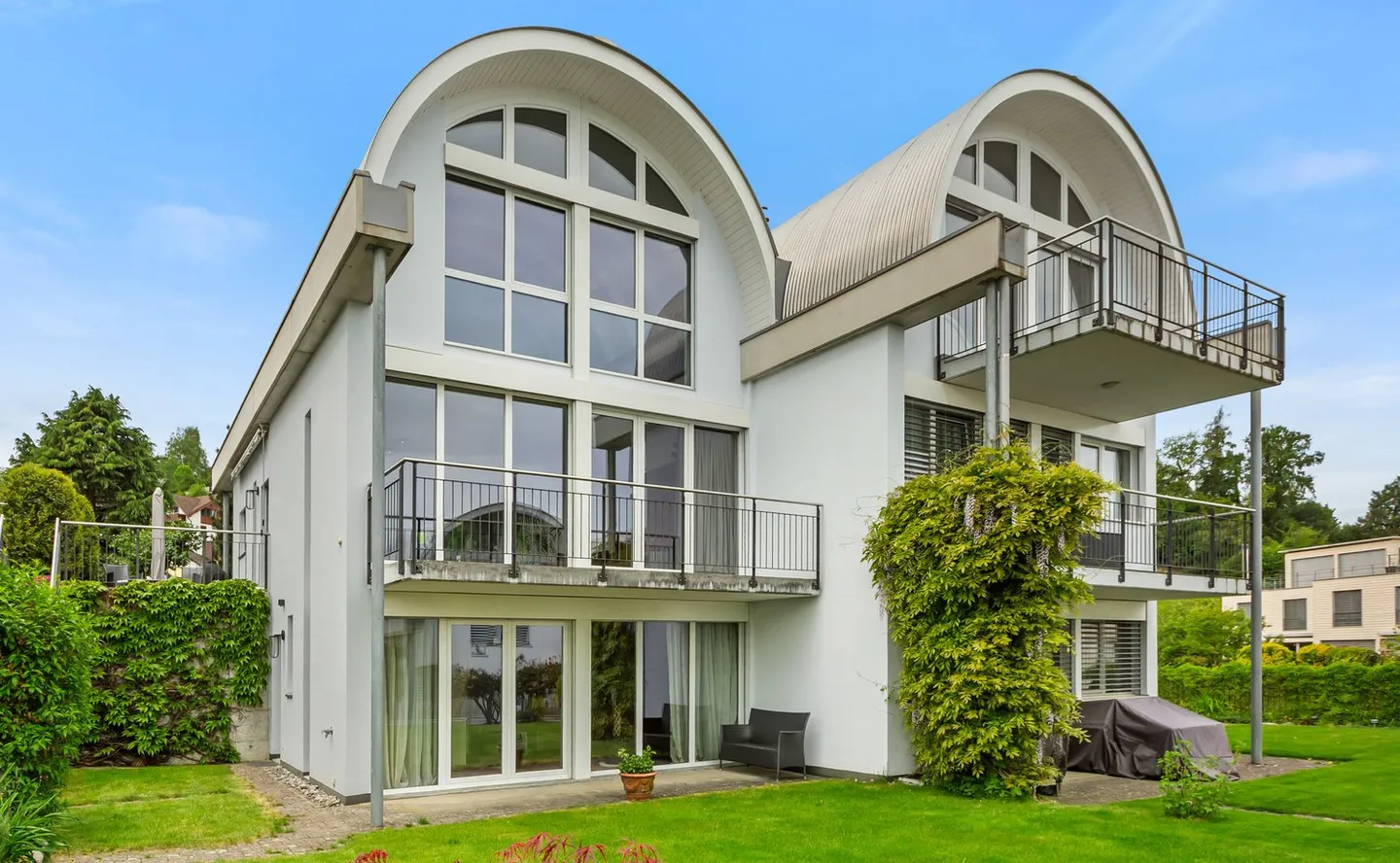 Modernes 4.5-Zimmer Doppeleinfamilienhaus mit See- und Bergsicht - Photo 1 sur 15