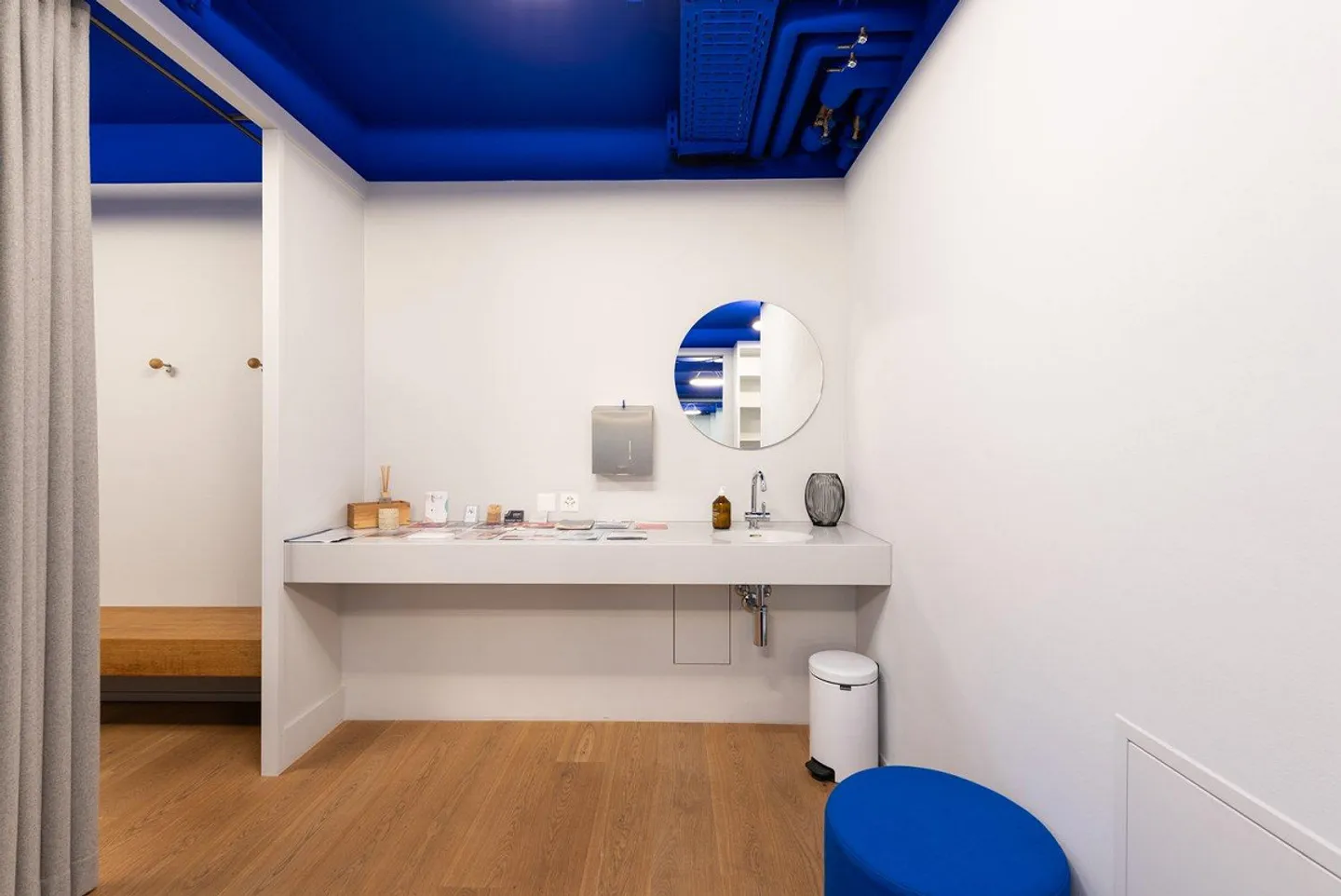 Espace commercial au rez-de-chaussée directement à la gare de Belp - Photo 7 sur 8