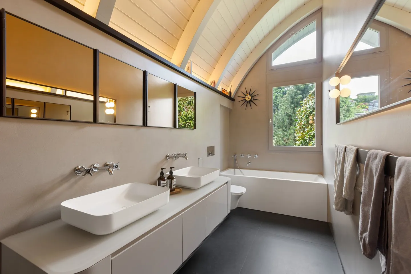 Modernes 4.5-Zimmer Doppeleinfamilienhaus mit See- und Bergsicht - Photo 3 sur 15