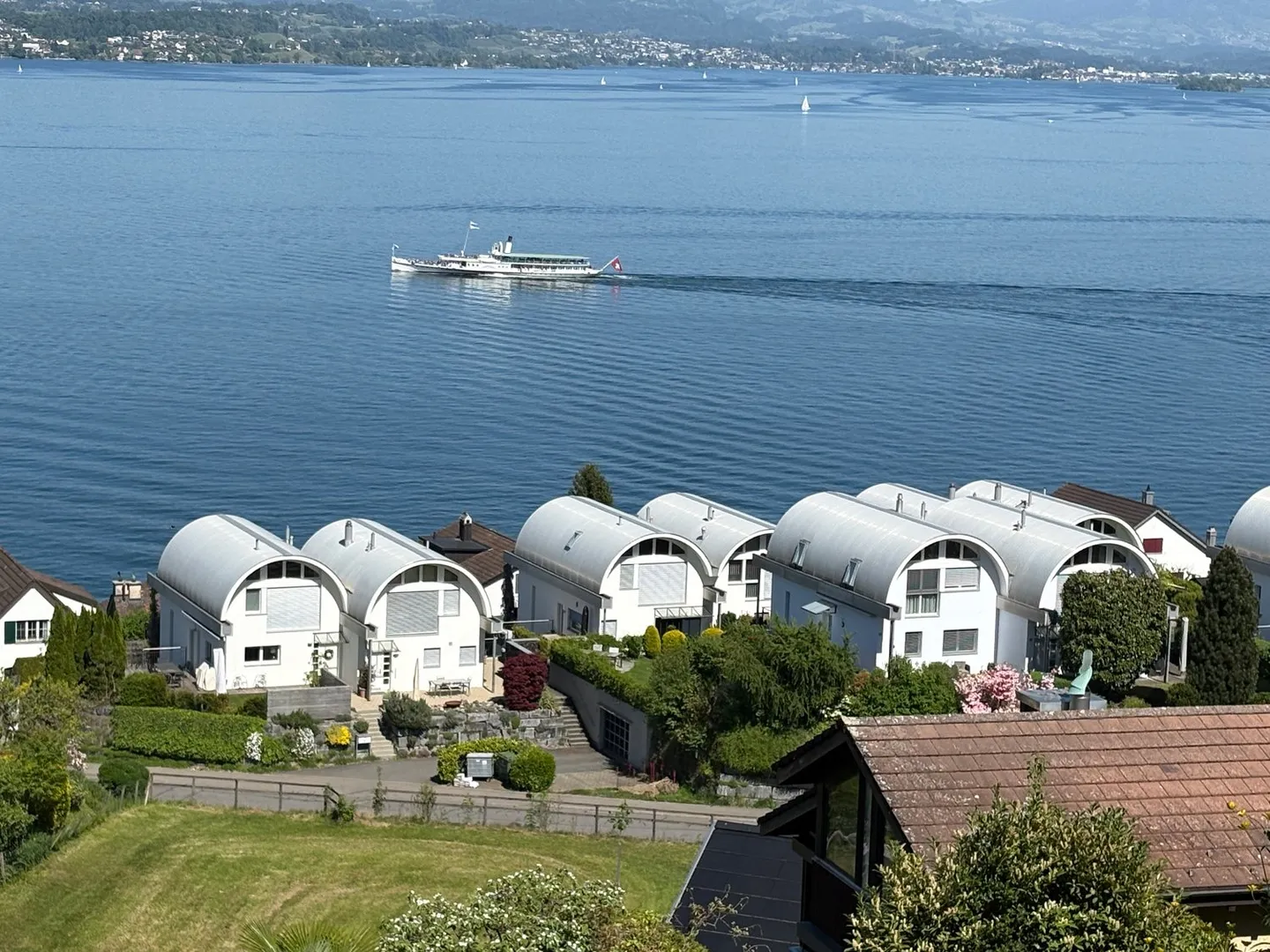 Modernes 4.5-Zimmer Doppeleinfamilienhaus mit See- und Bergsicht - Photo 10 sur 15