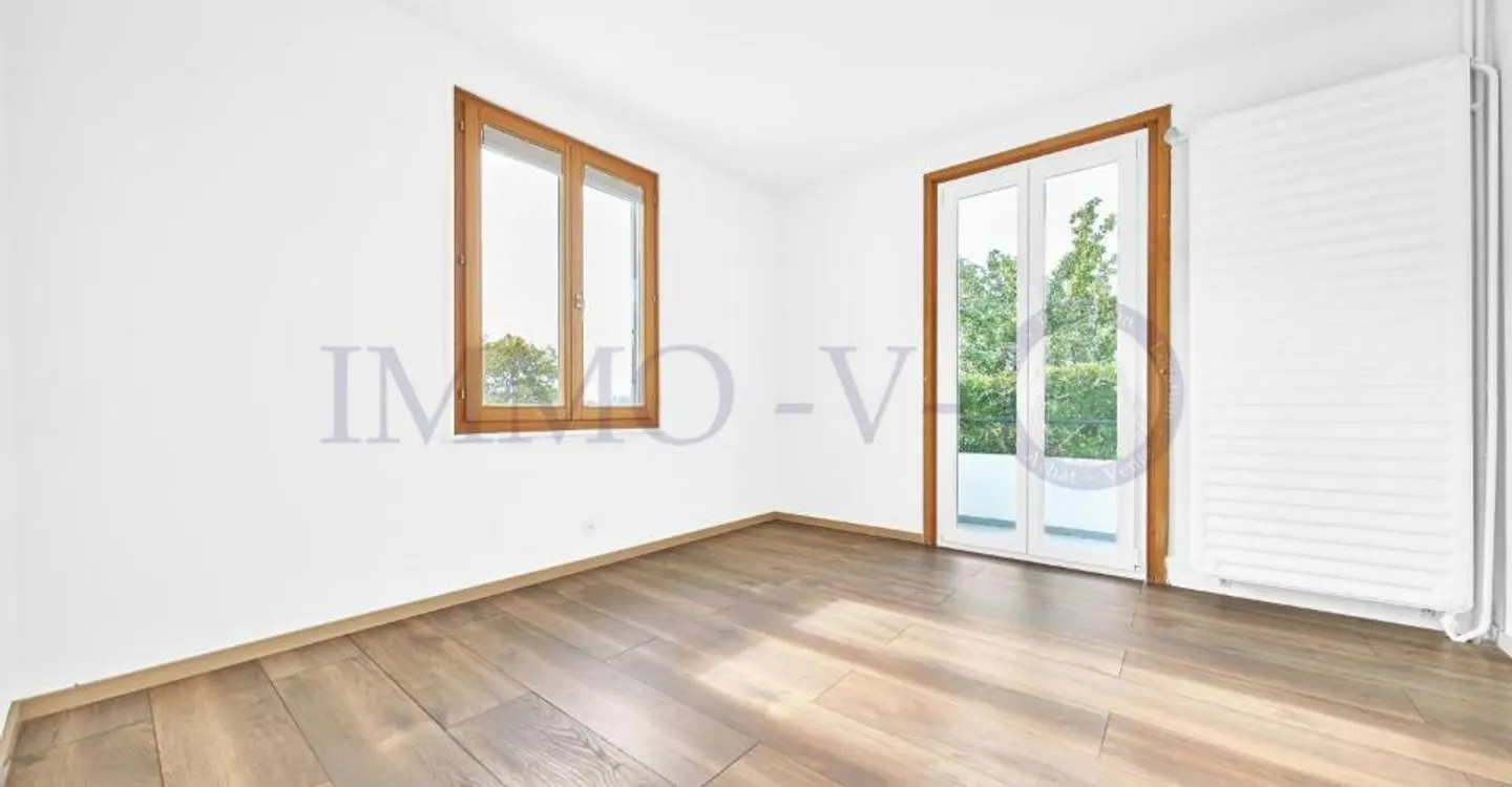 SPACIEUSE ET INDIVIDUELLE AVEC GRAND JARDIN - Foto 8 von 13