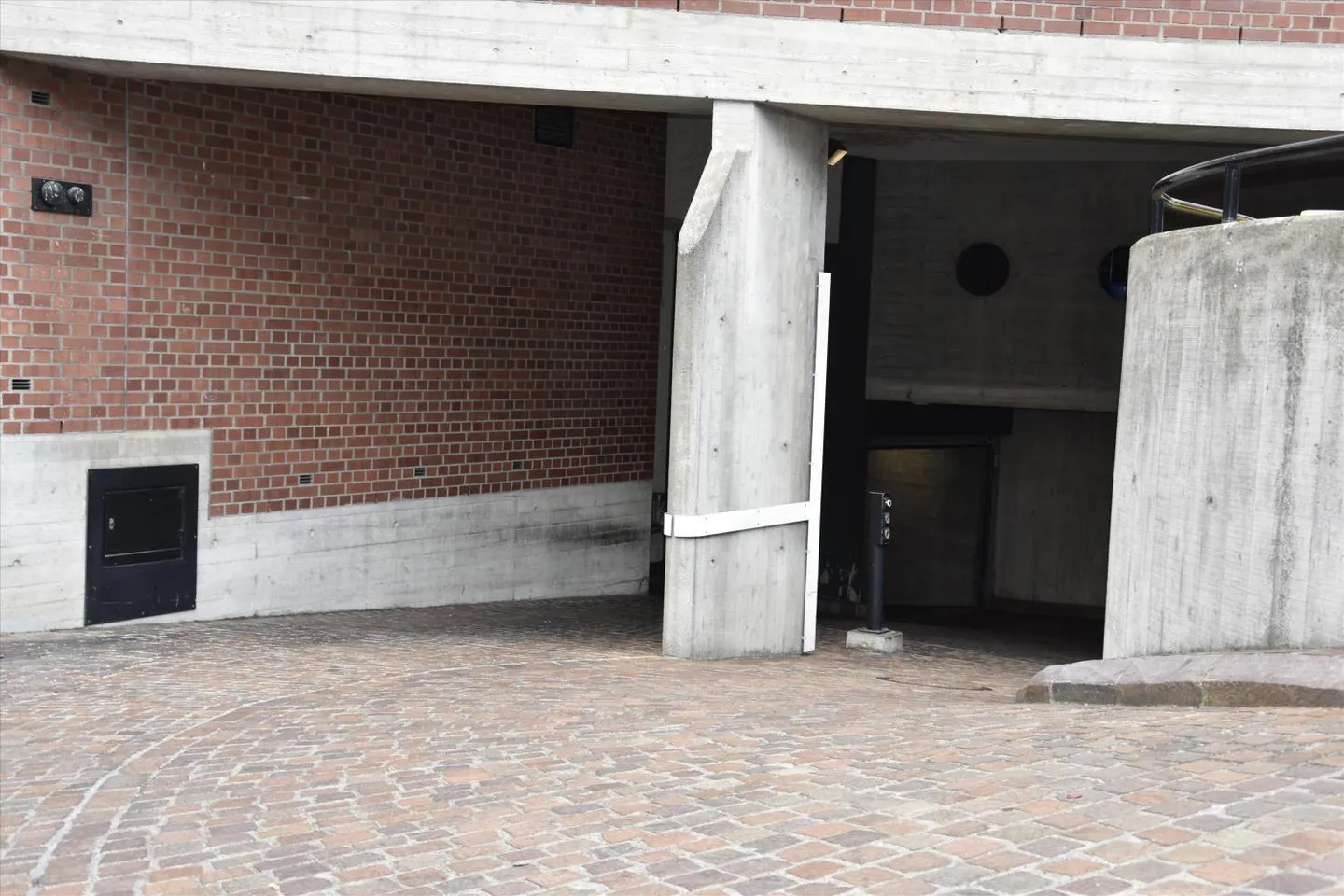 Place de stationnement directement à la gare de Stadelhofen - Photo 2 sur 5
