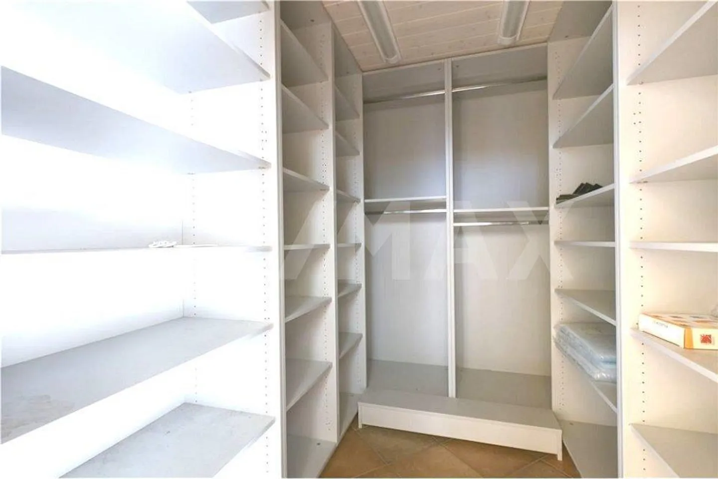 Penthouse moderne avec balcon et deux places de parking - Photo 8 sur 10