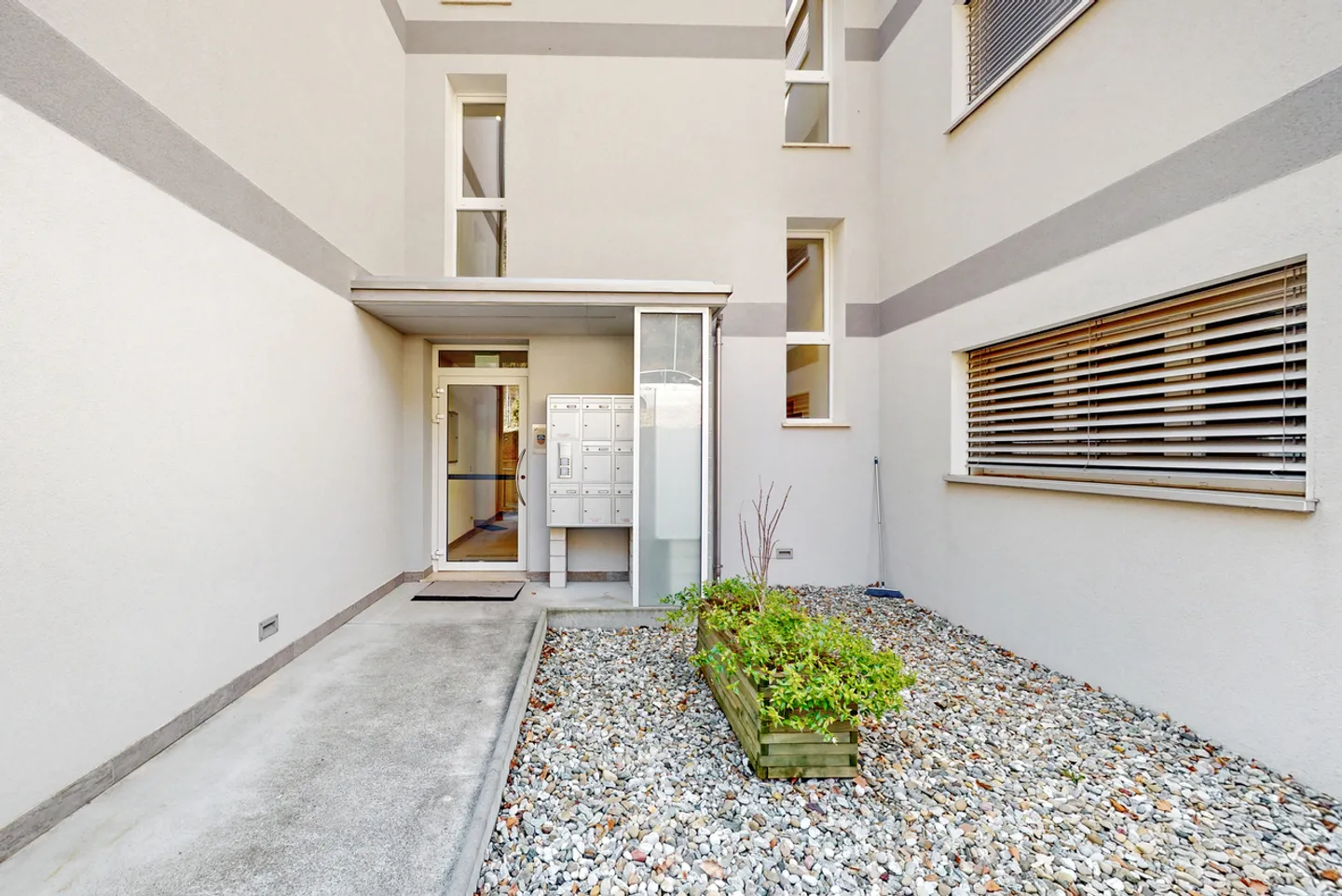 Modern Comfort, Surrounded by Greenery - Photo 1 of 7