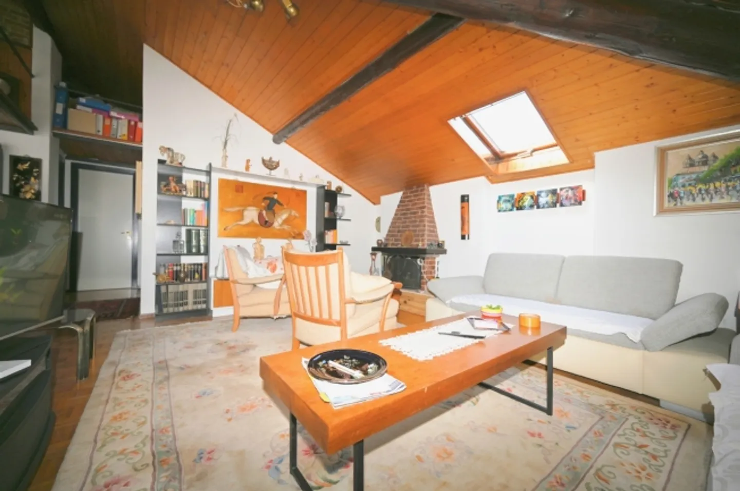 Bâtiment avec 2 appartements, jardin, garage et stockage - Photo 3 sur 15