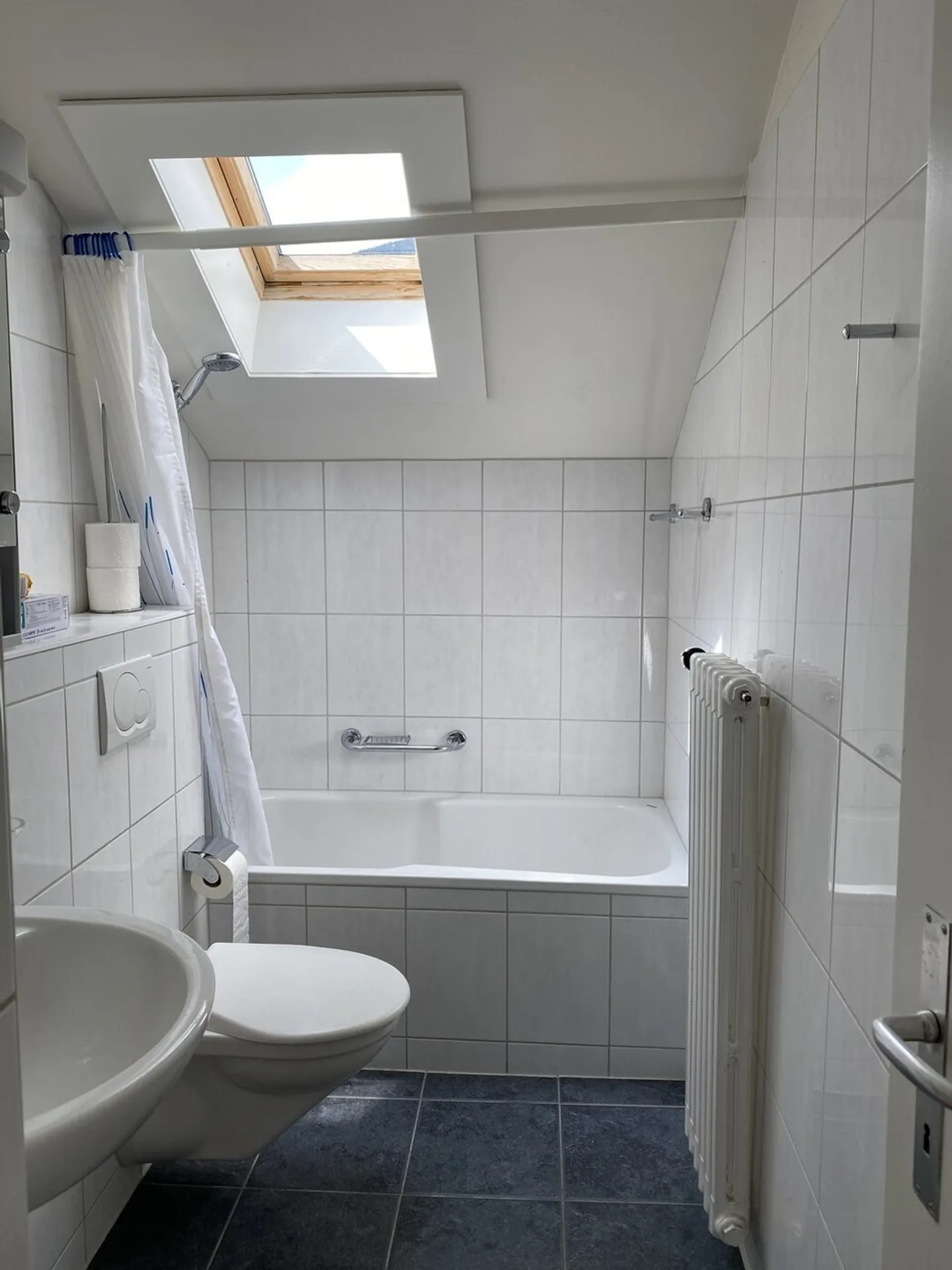 Situé au centre avec des chambres spacieuses - Photo 5 sur 5