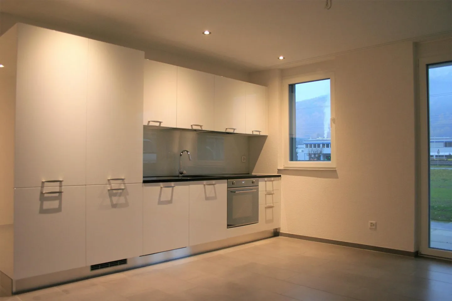 Neuwertige 2.5 Zimmer Wohnung in Sevelen! - Foto 1 von 6
