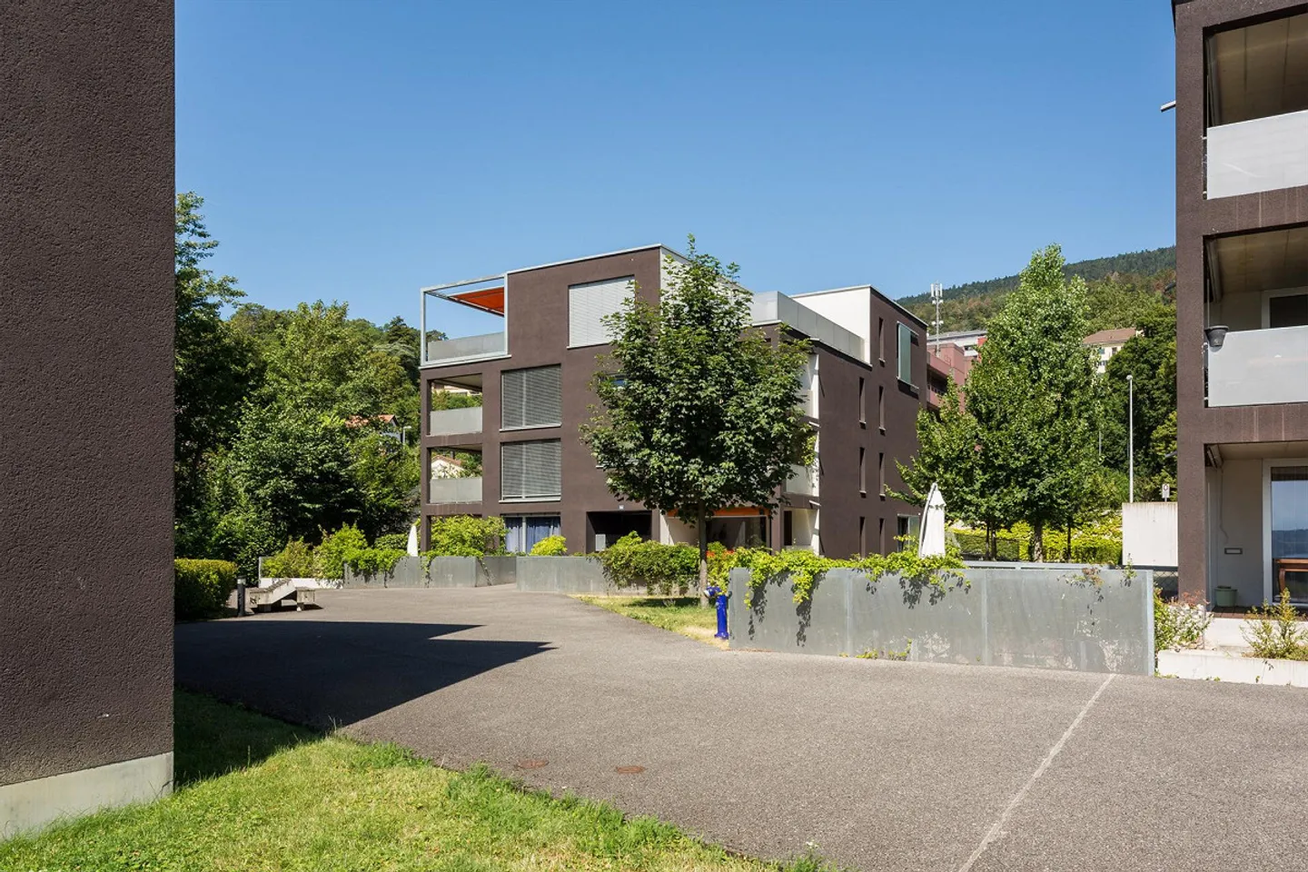 Magnifique appartement de 3,5 pièces, pieds dans l'eau et plage privée - Foto 1 di 5