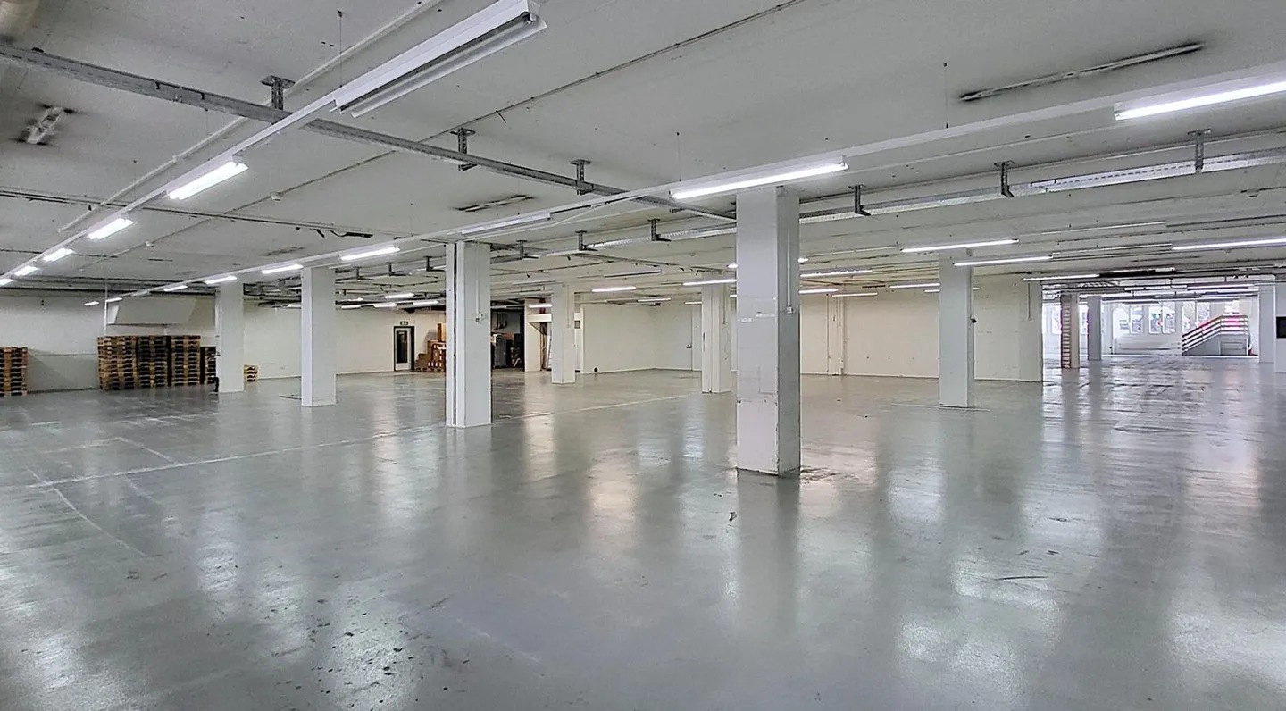 Office space for rent - Photo 5 of 7