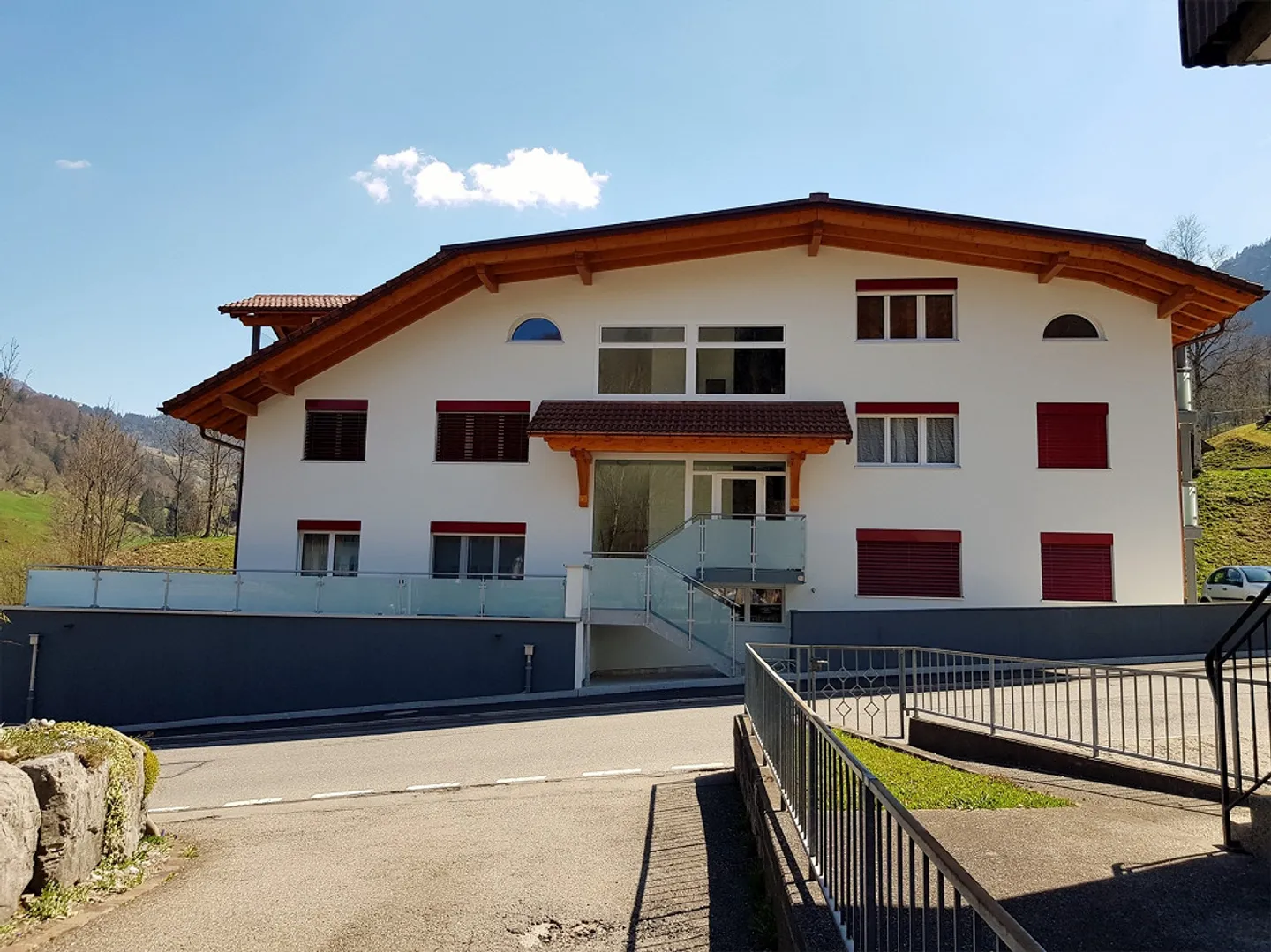 Grosszügige Attikawohnung mit Aussicht - Foto 5 von 9