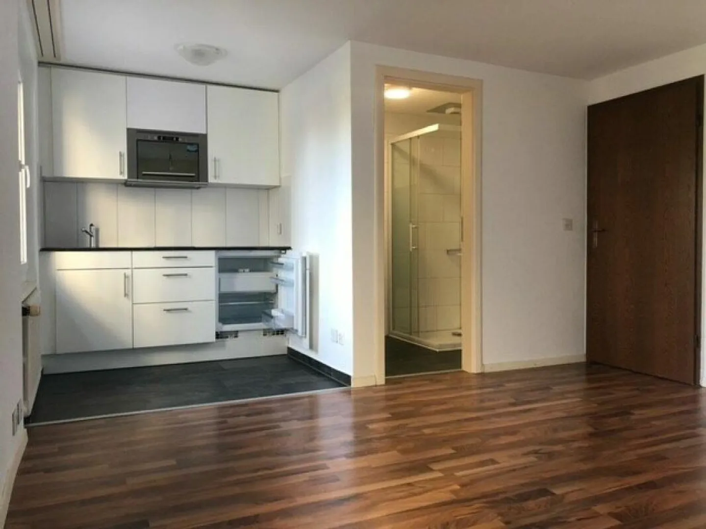 Studio centrale di 1,5 stanze con cucina e bagno - Foto 2 di 9