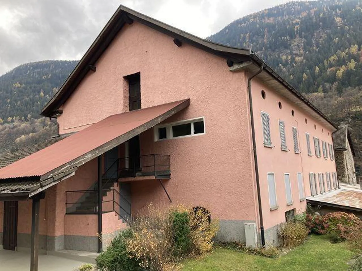 Restaurant avec maison multifamiliale et terrain à bâtir R3 - Photo 22 sur 30