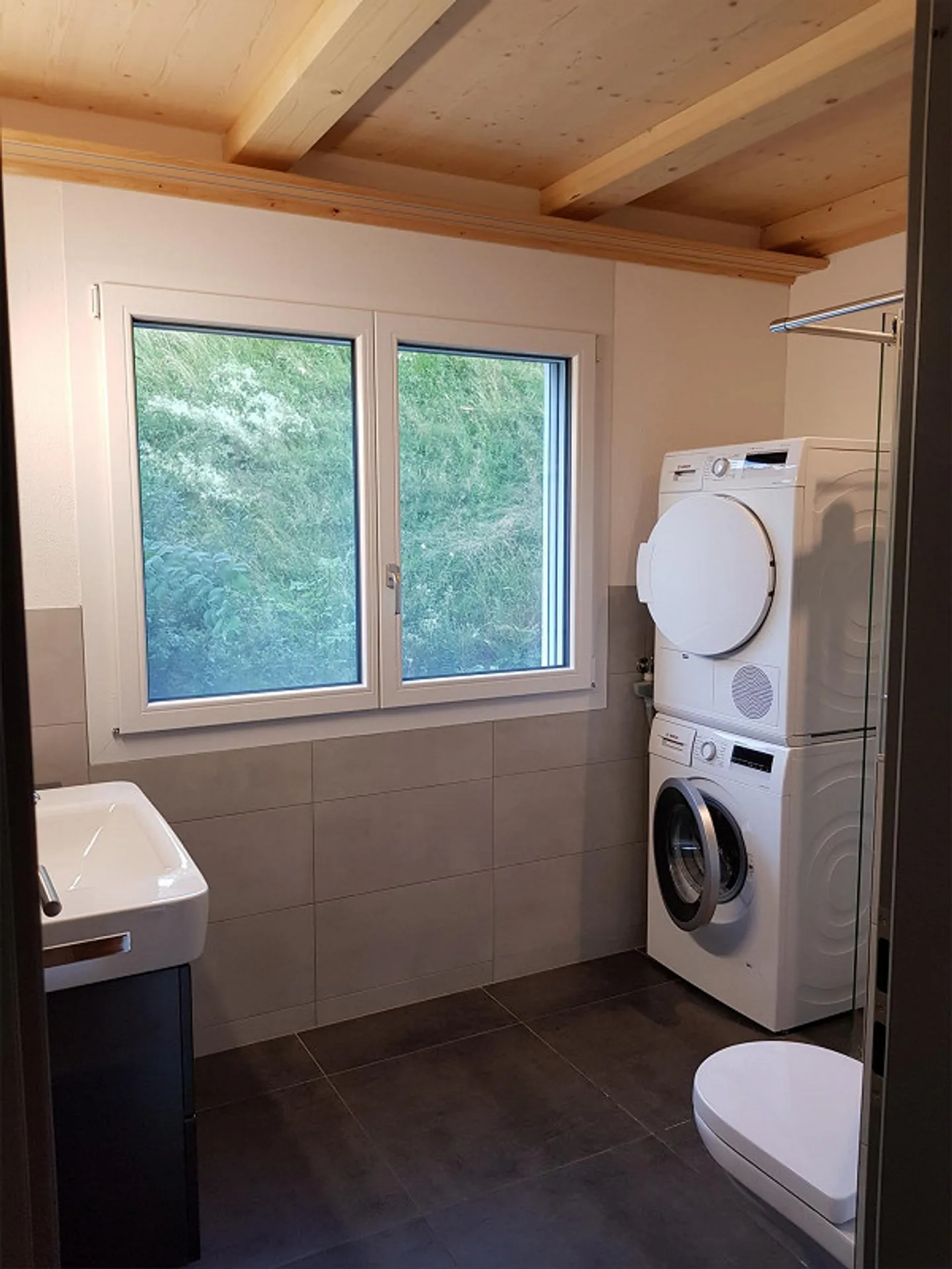 Grosszügige Attikawohnung mit Aussicht - Foto 3 von 9