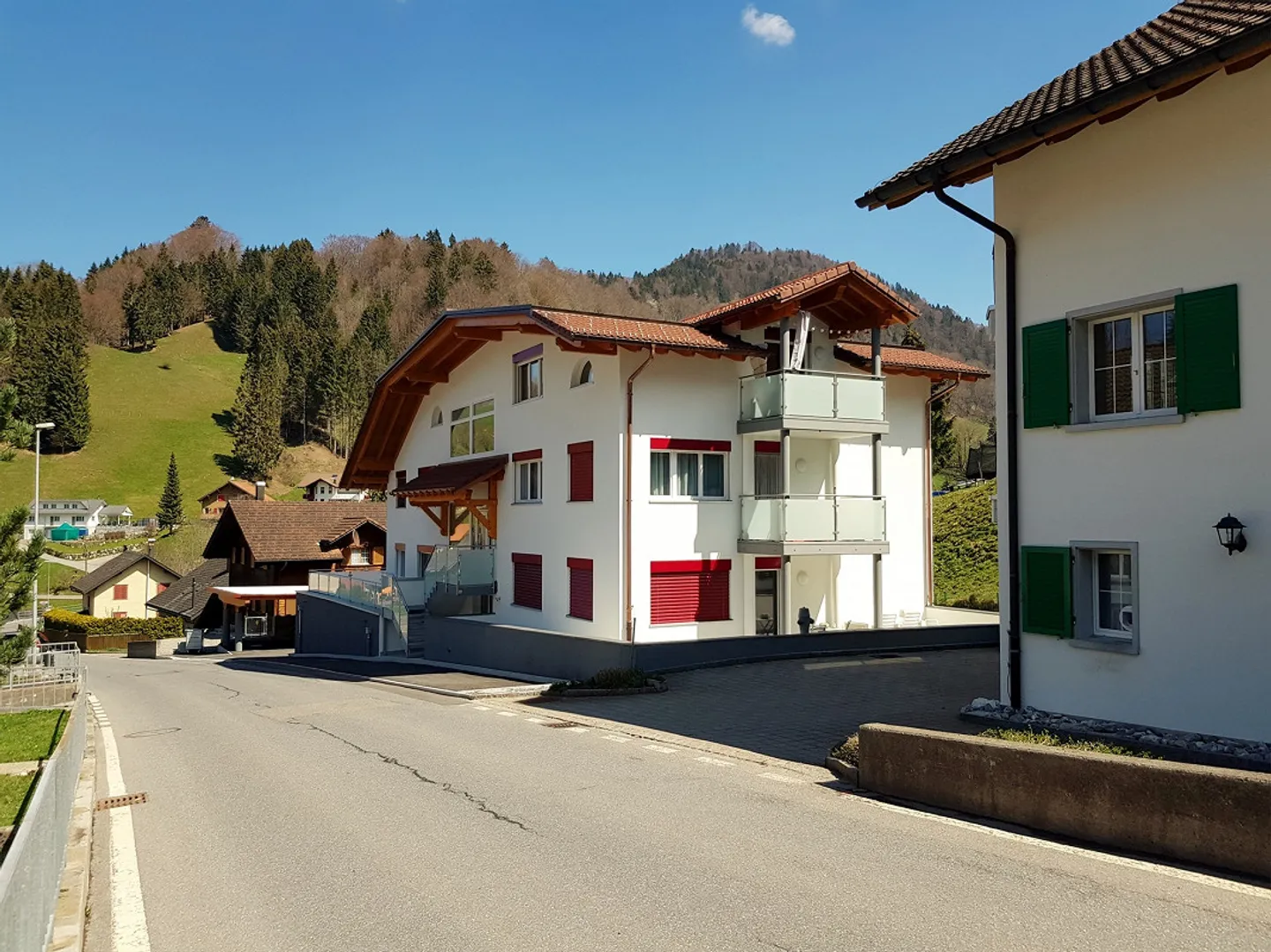 Grosszügige Attikawohnung mit Aussicht - Foto 6 von 9