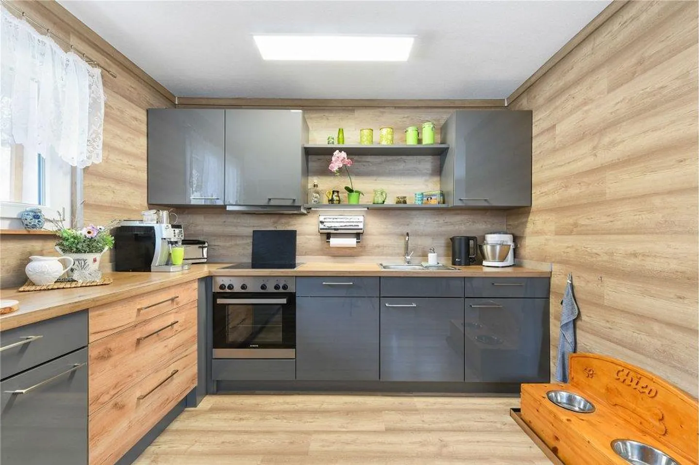 House with 6 rooms - Photo 4 of 13